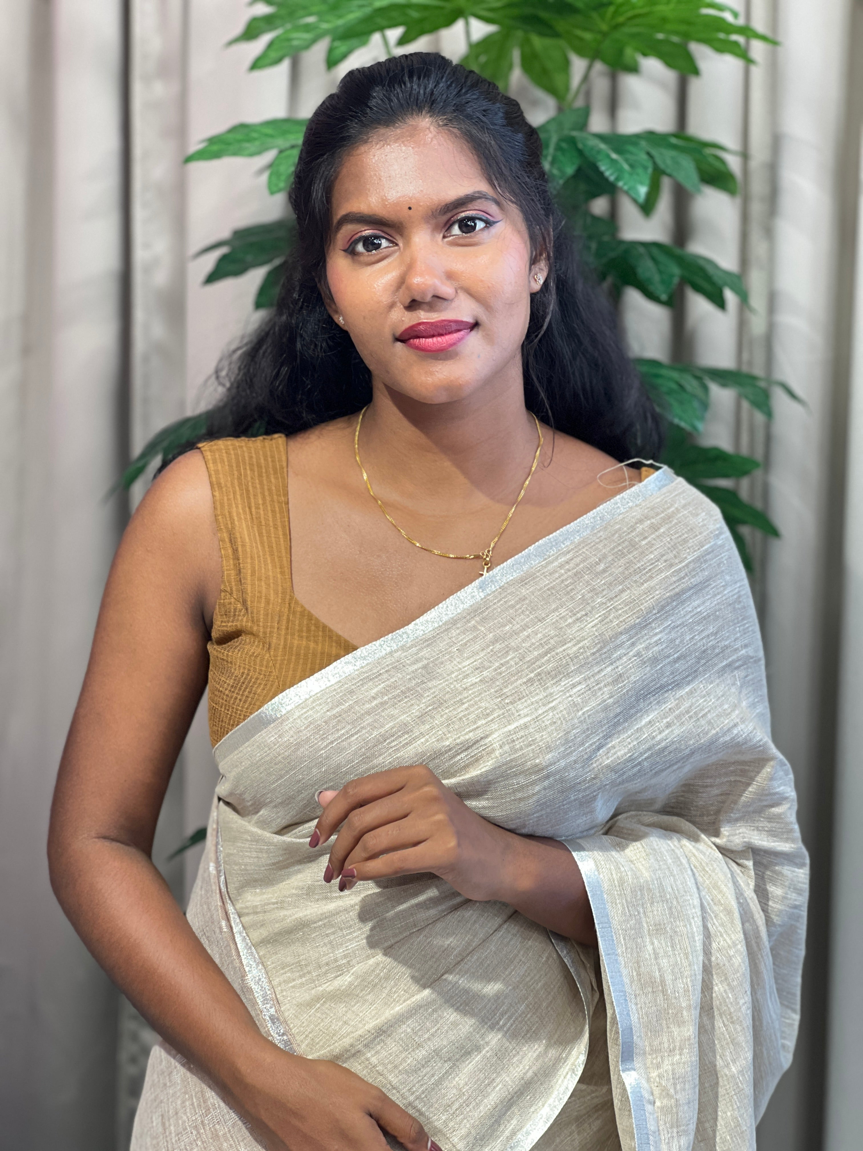 Silver Zari & Thread Woven Linen Saree | DLS349