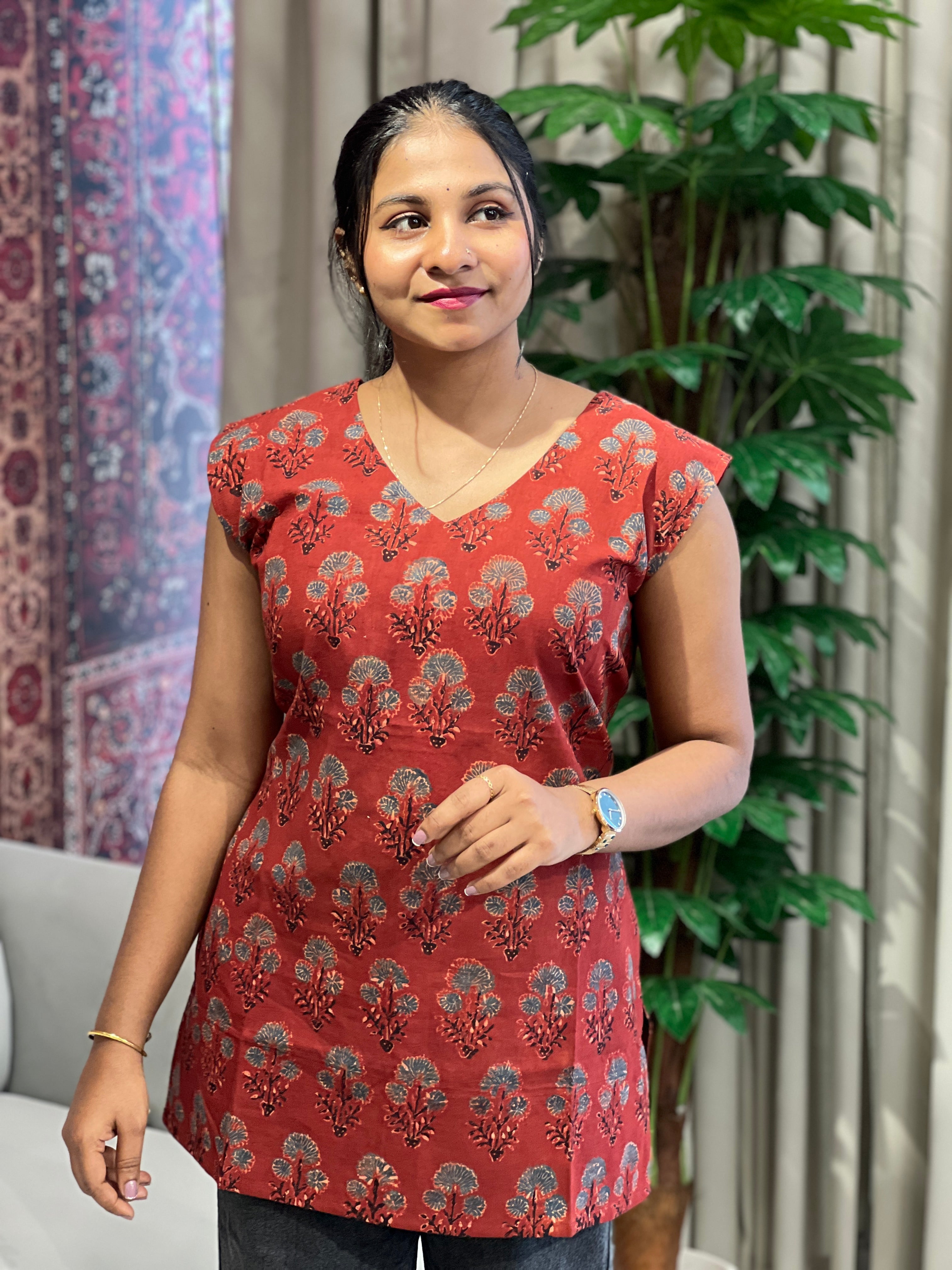 Floral Printed Cotton Short Kurta | DNT922