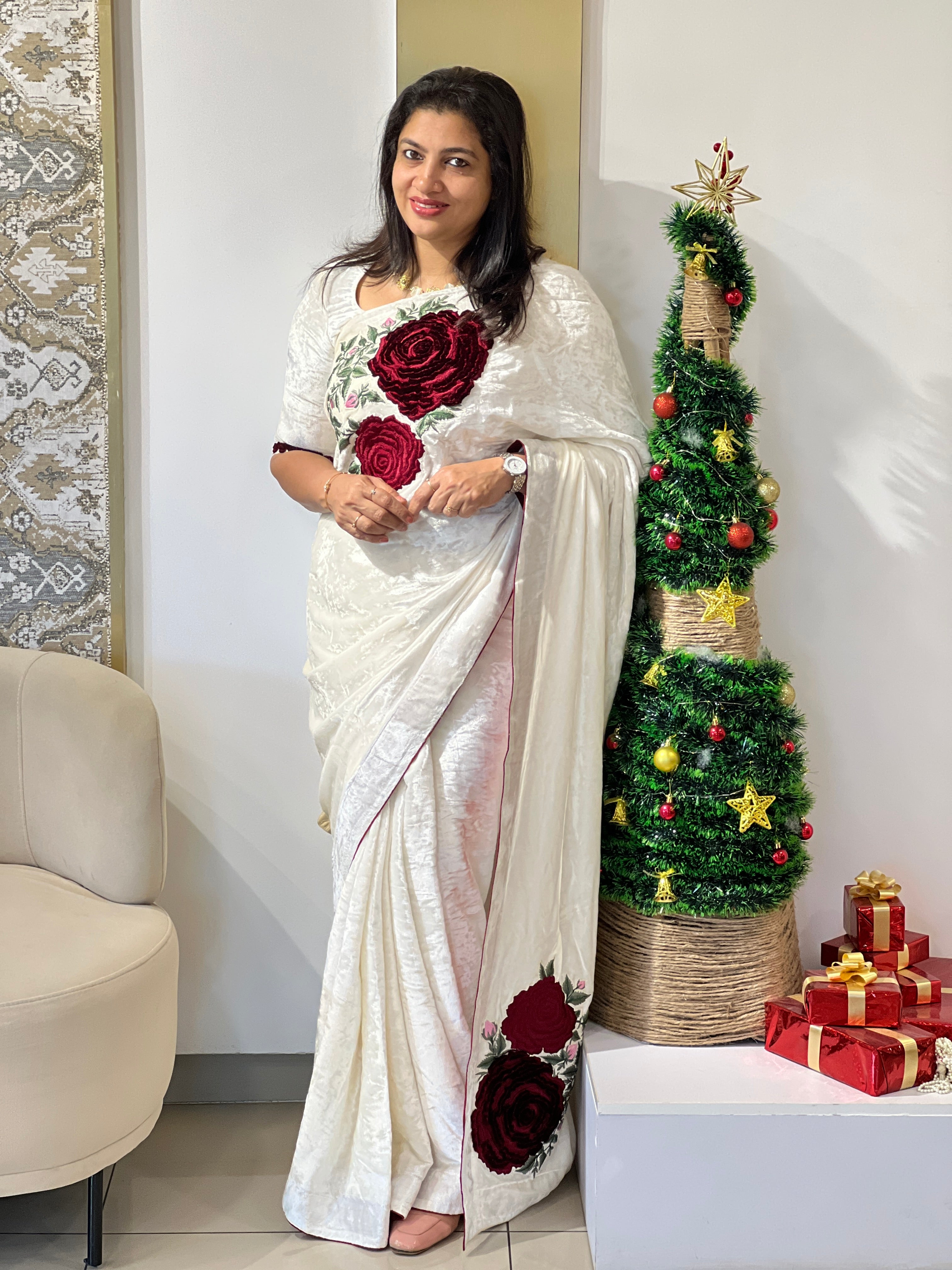 Floral Applique Detailed Velvet Saree | DN795