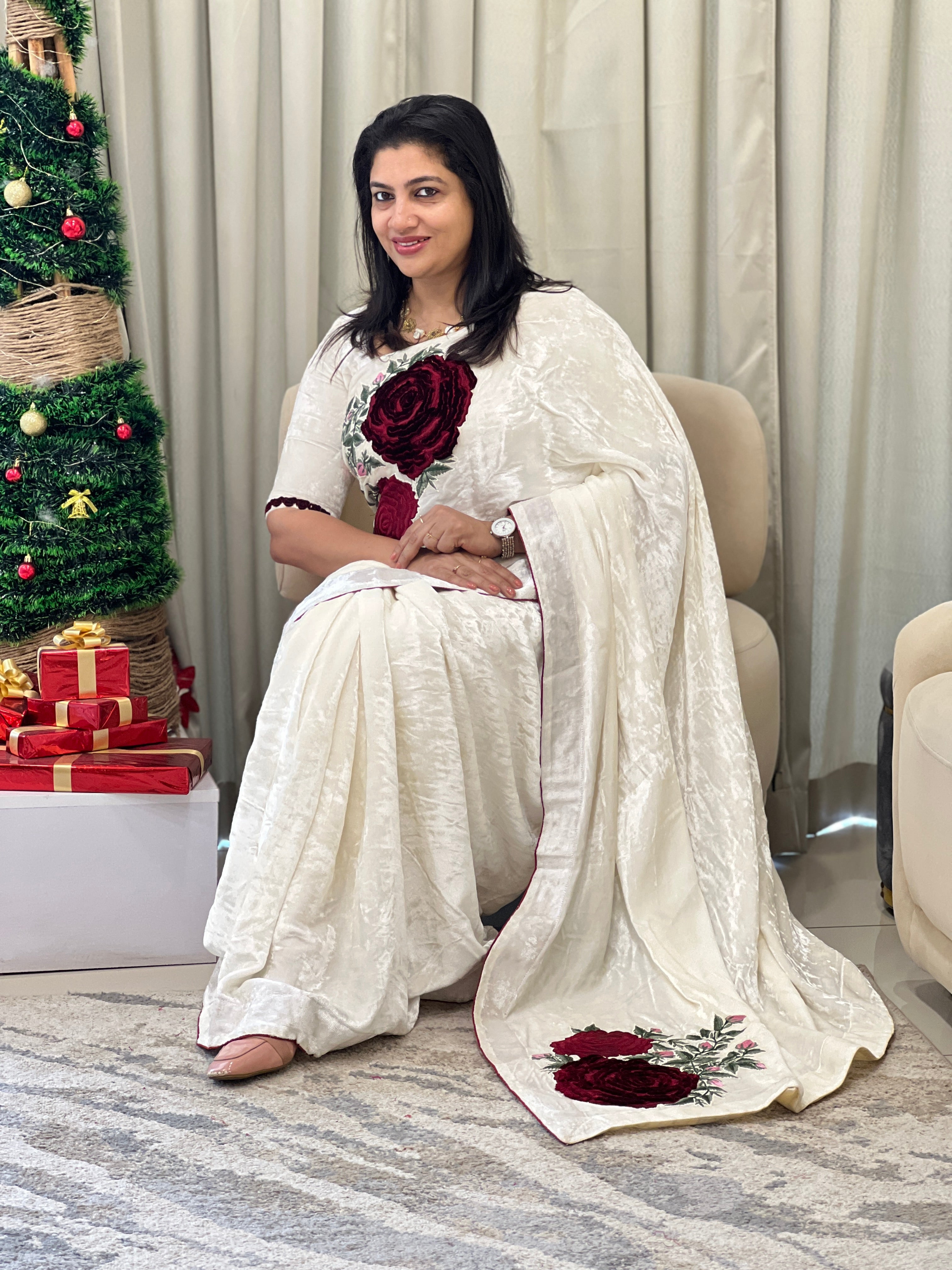 Floral Applique Detailed Velvet Saree | DN795