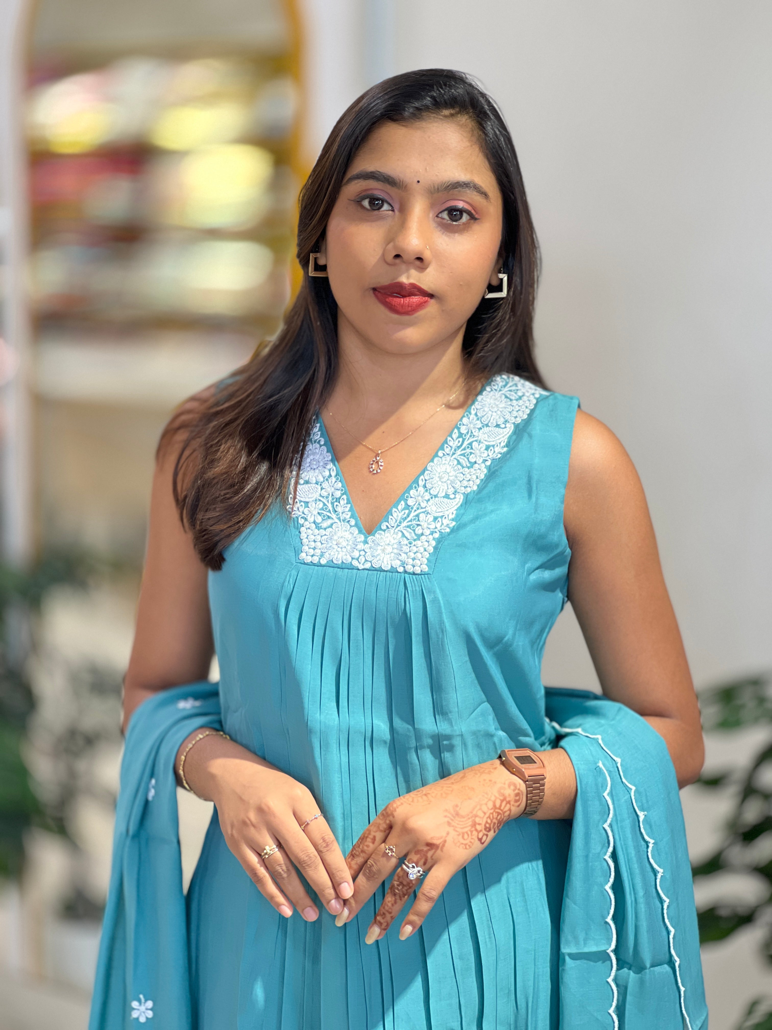 Floral Embroidered Muslin Silk Kurta Set |NAI227