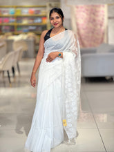 Thread Woven Geometric Patterned Linen Finish Saree | NHH499