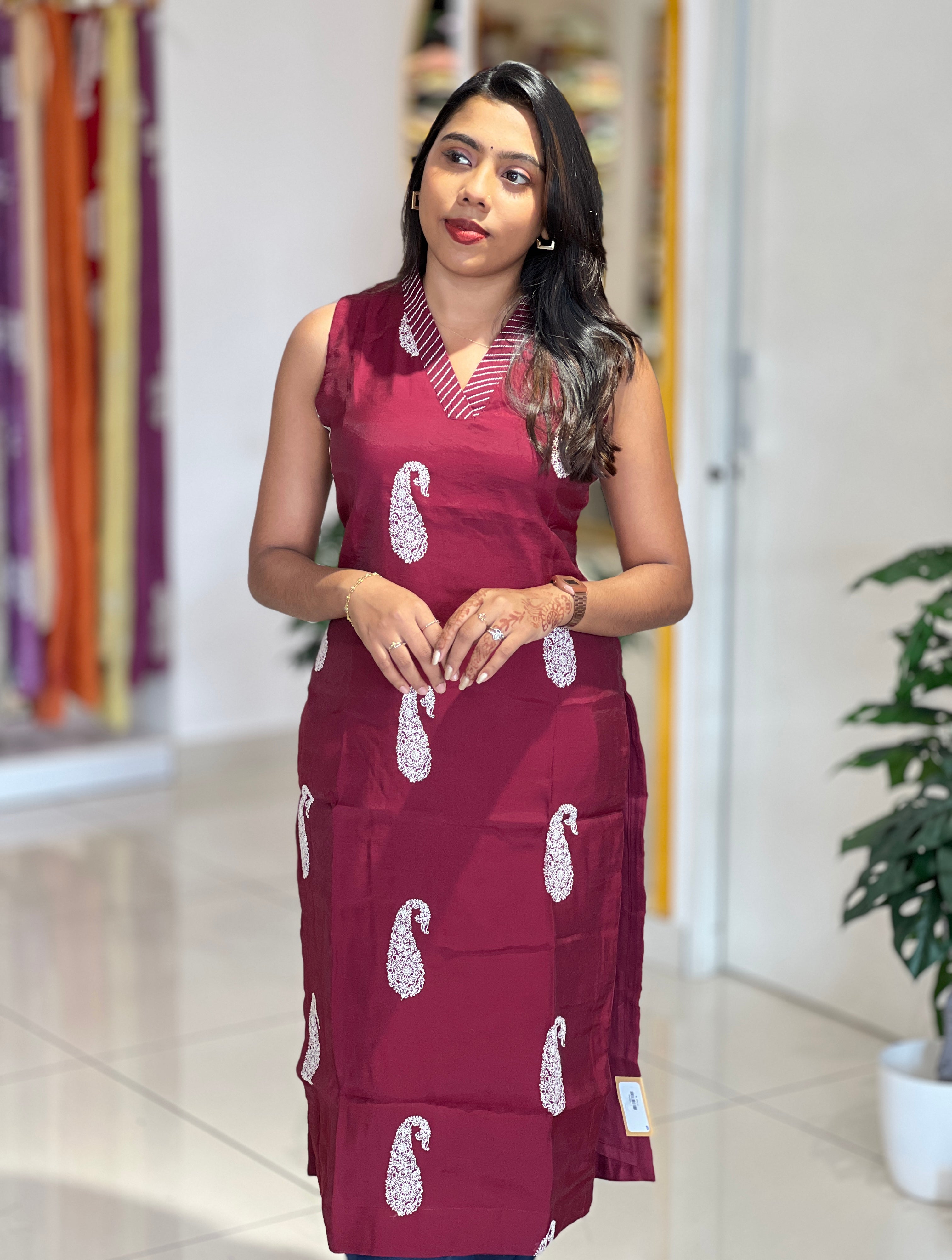 Thread Embroidered Cotton Kurta | NAI237