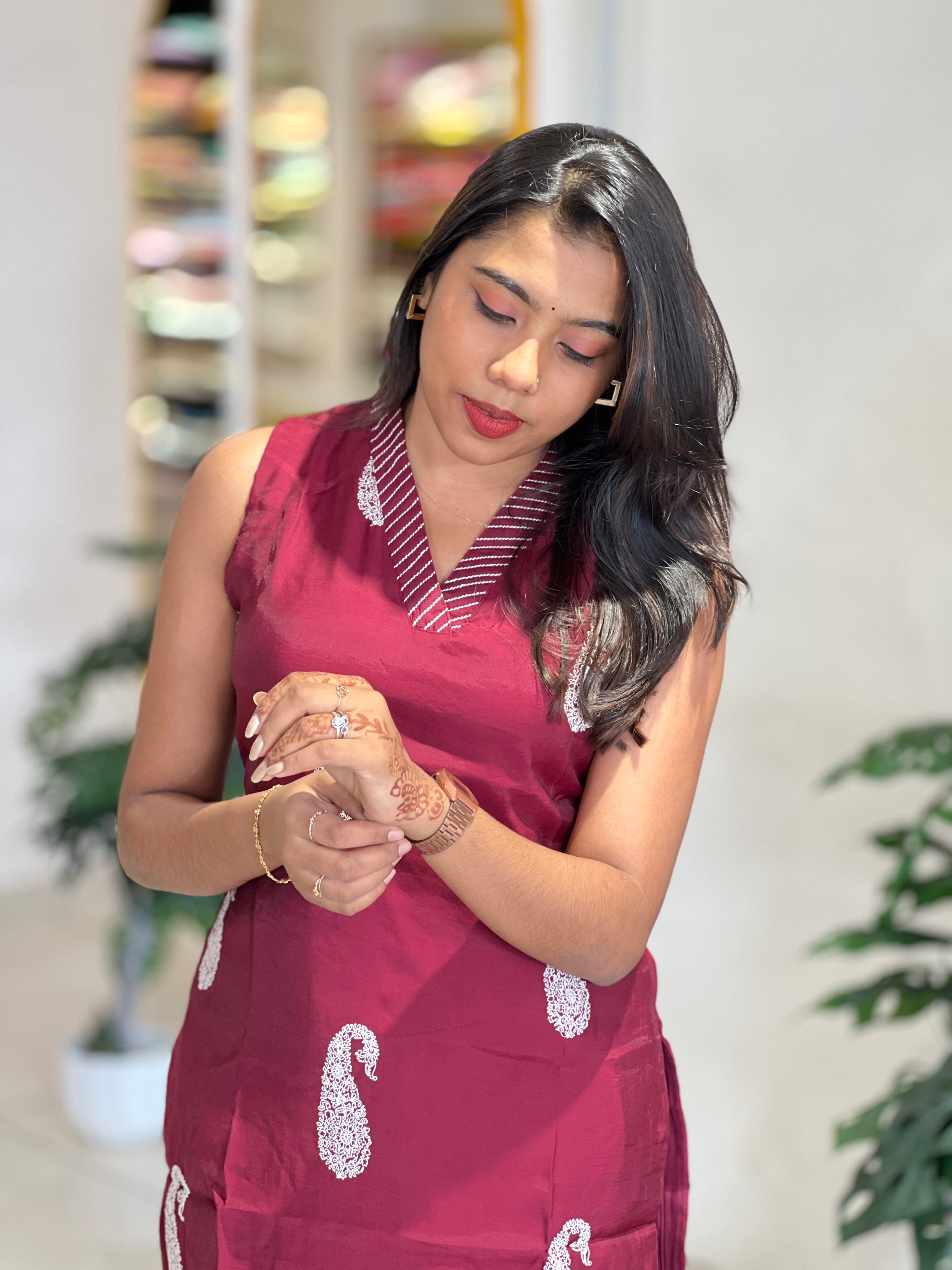Thread Embroidered Cotton Kurta | NAI237