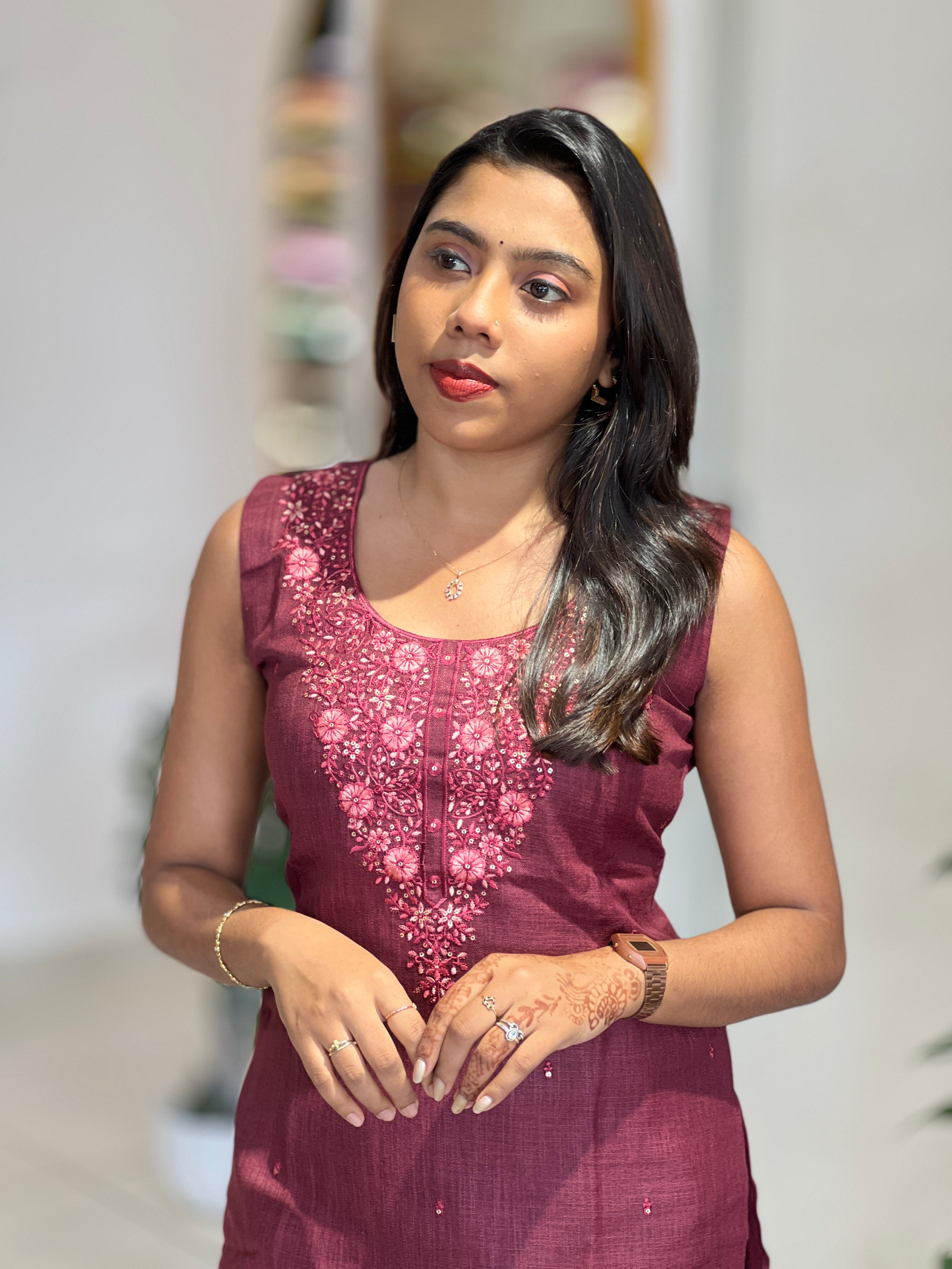 Floral Embroidery Detailed Linen Cotton Kurta | NAI234