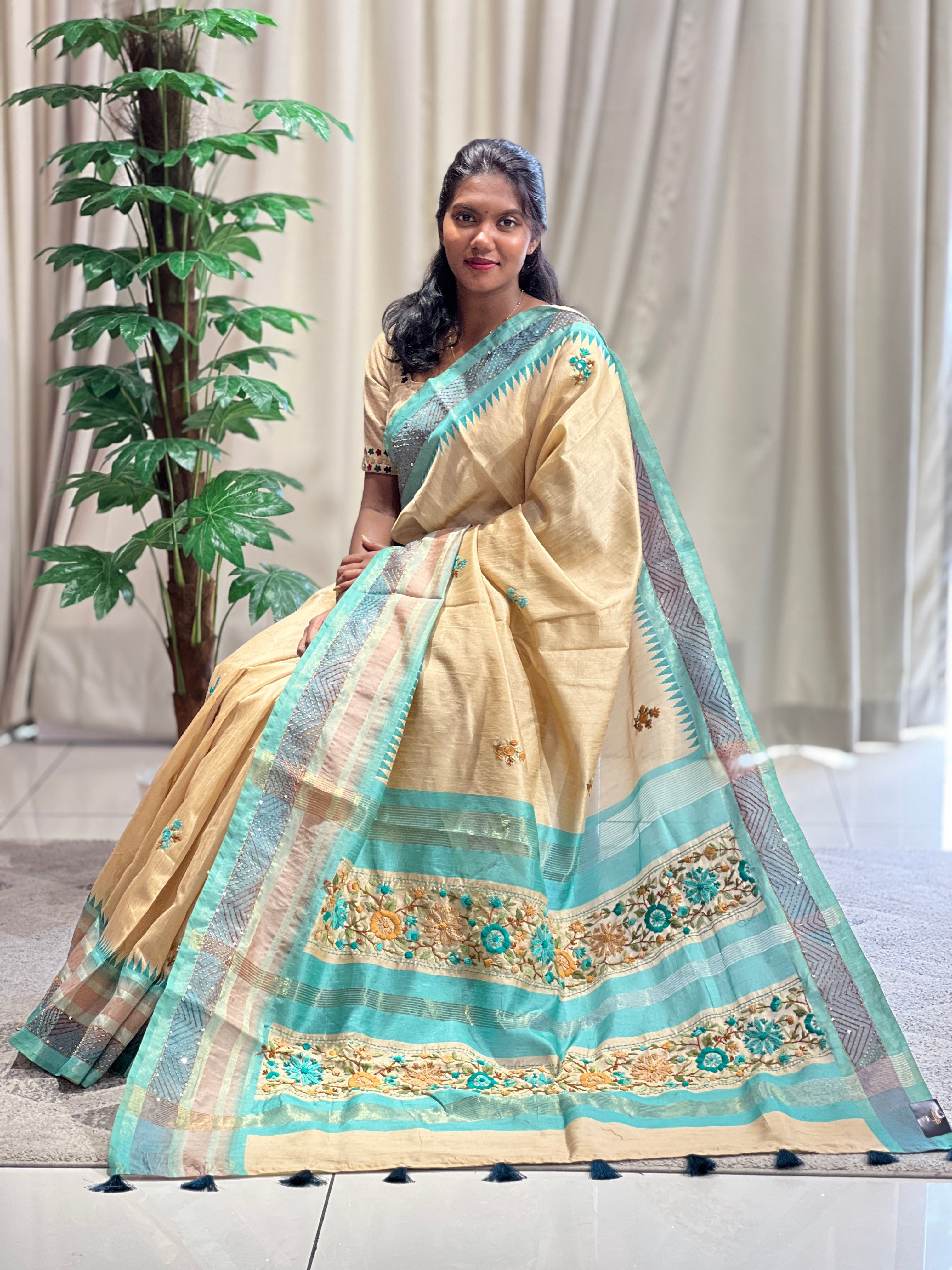 Floral Embroidered Tussar Finish Saree | BLD573