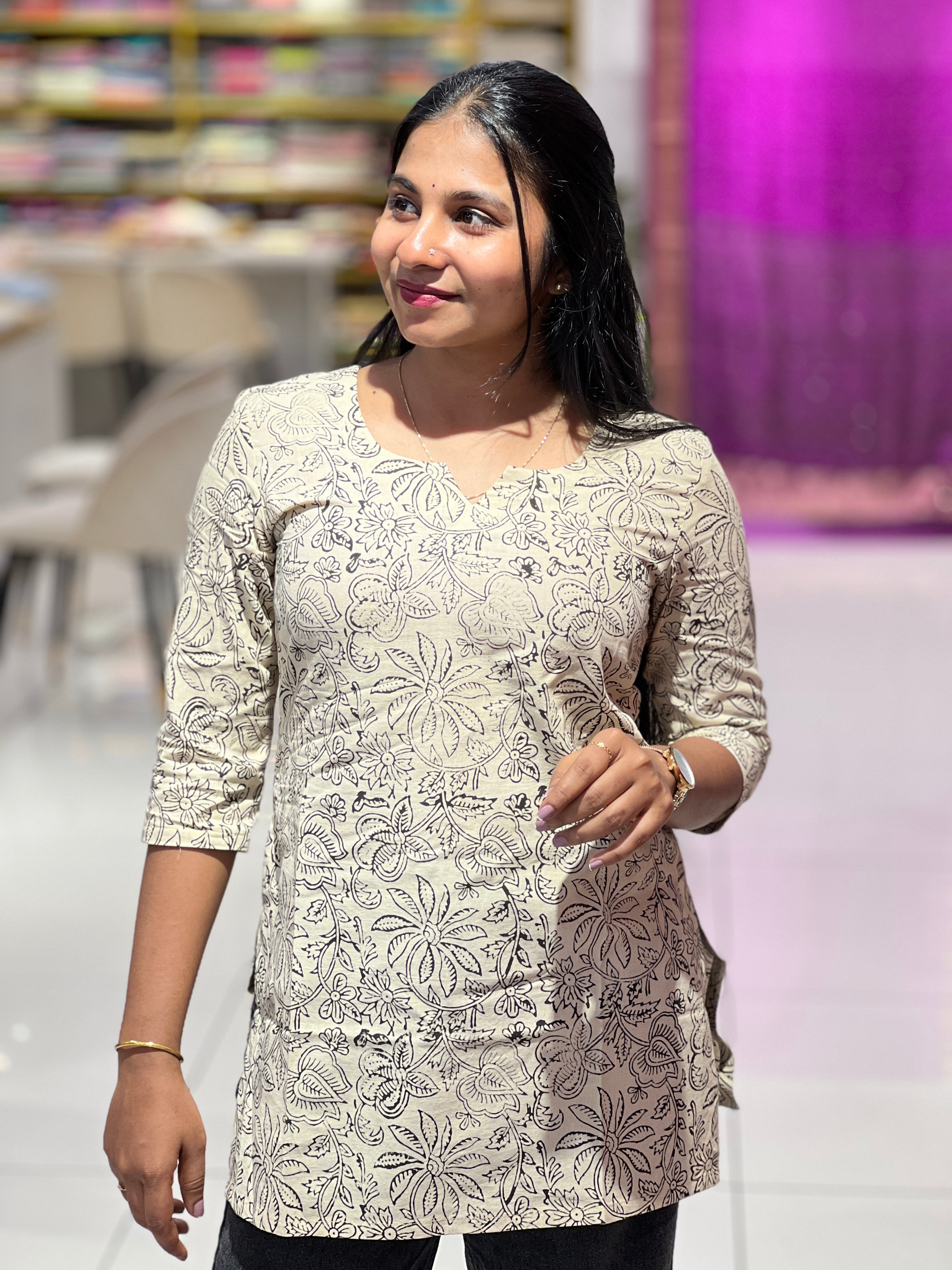 Jaal Pattern Cotton Short Kurta | DNT937