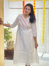 Floral Embroidery Detailed Chanderi Silk Kurta Material | DN765