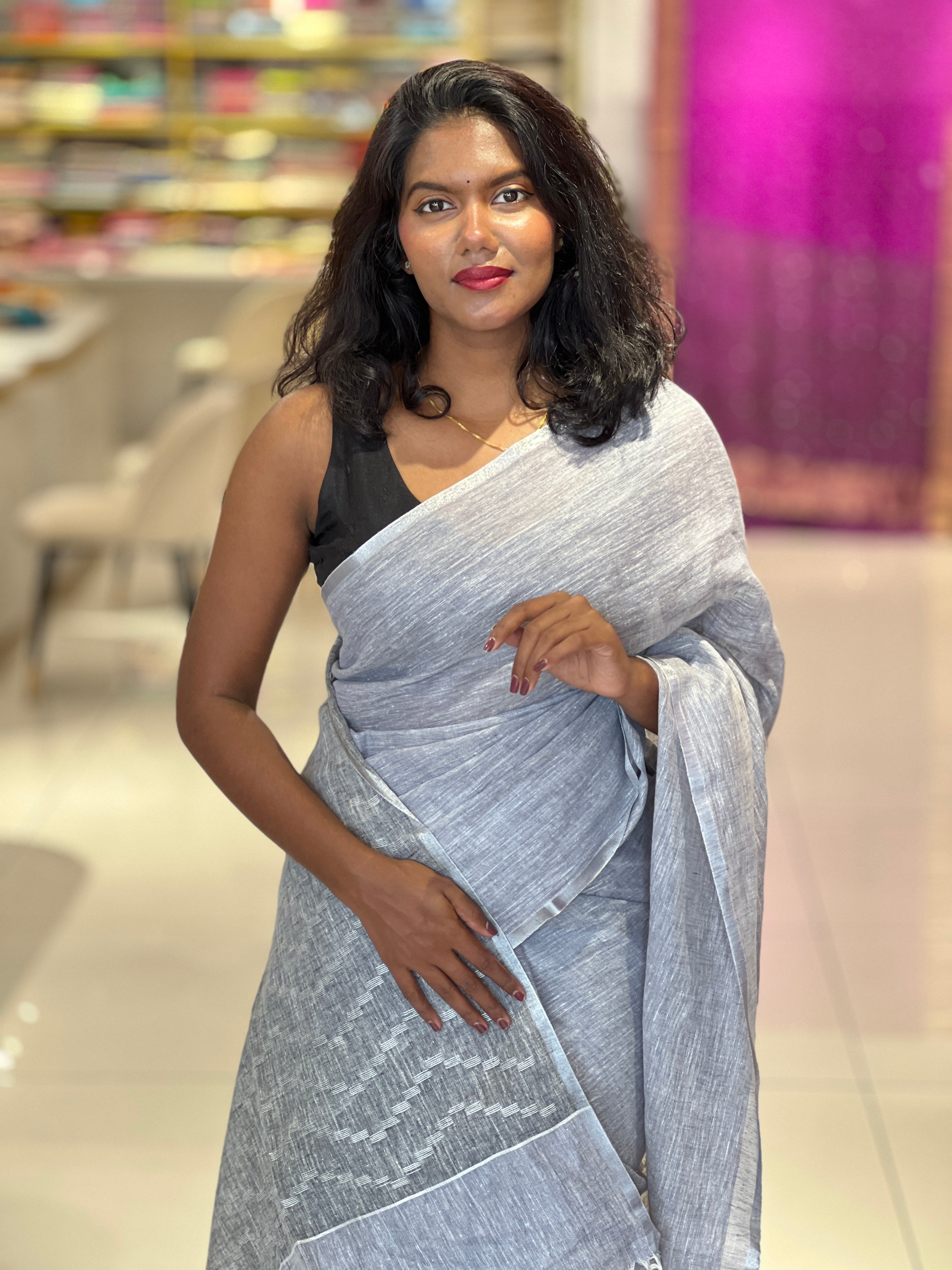 Silver Zari & Thread Woven Linen Saree | DLS351