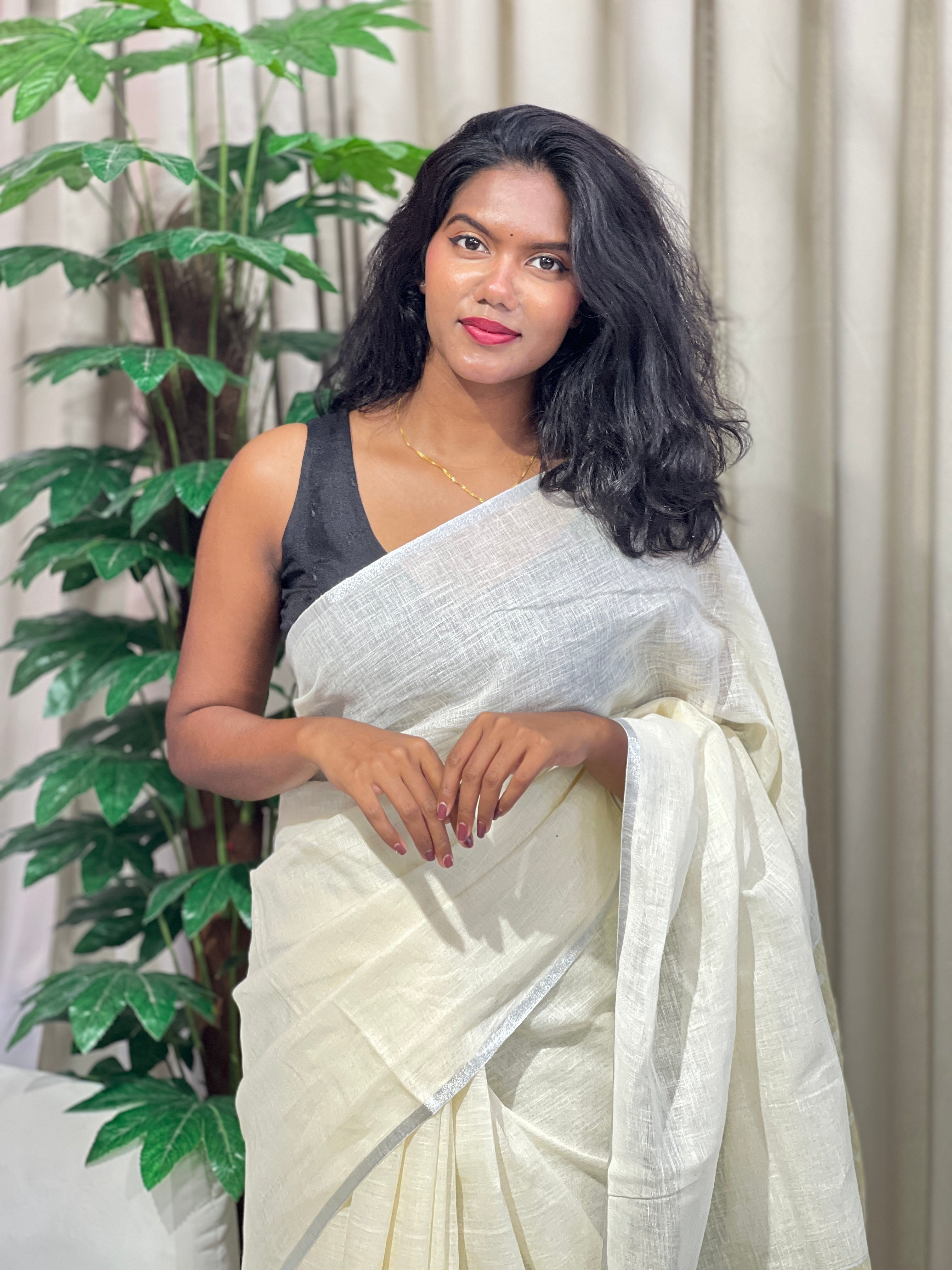 Silver Zari & Thread Woven Linen Saree | DLS353