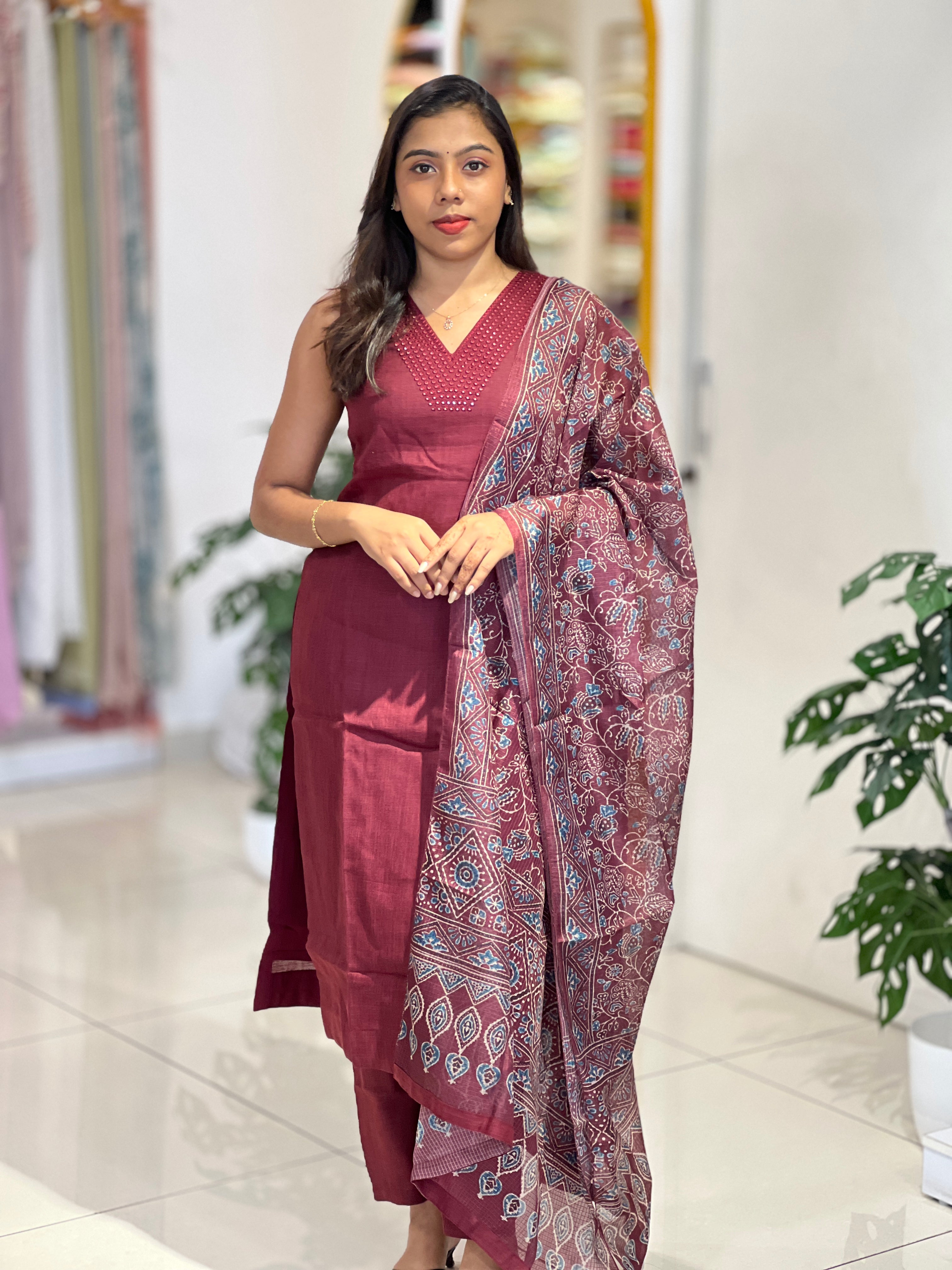 Mirror Work Detailed Slub Linen Cotton Kurta Set | NAI220