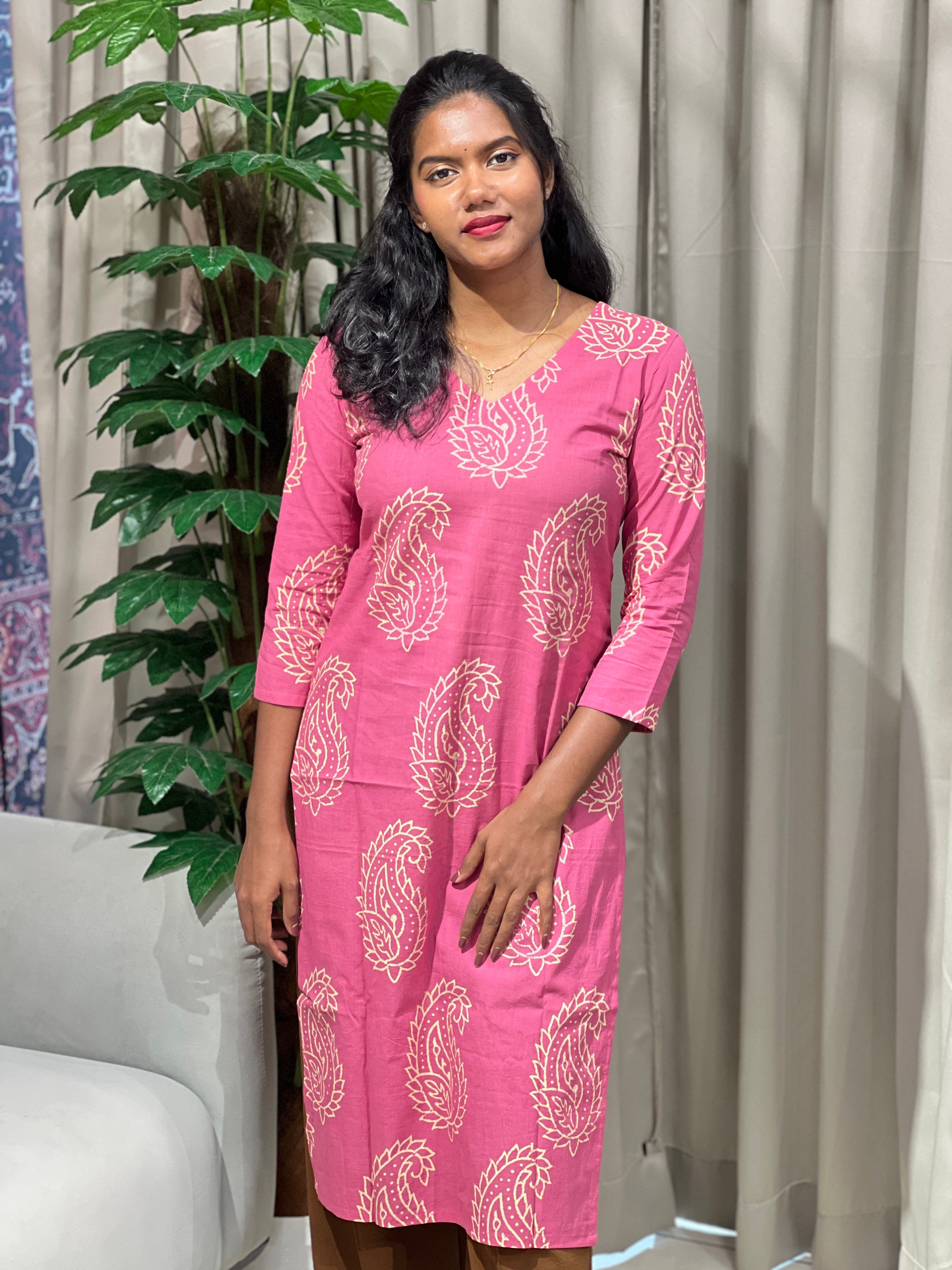 Paisley Print Detailed Cotton Kurta | DNT945