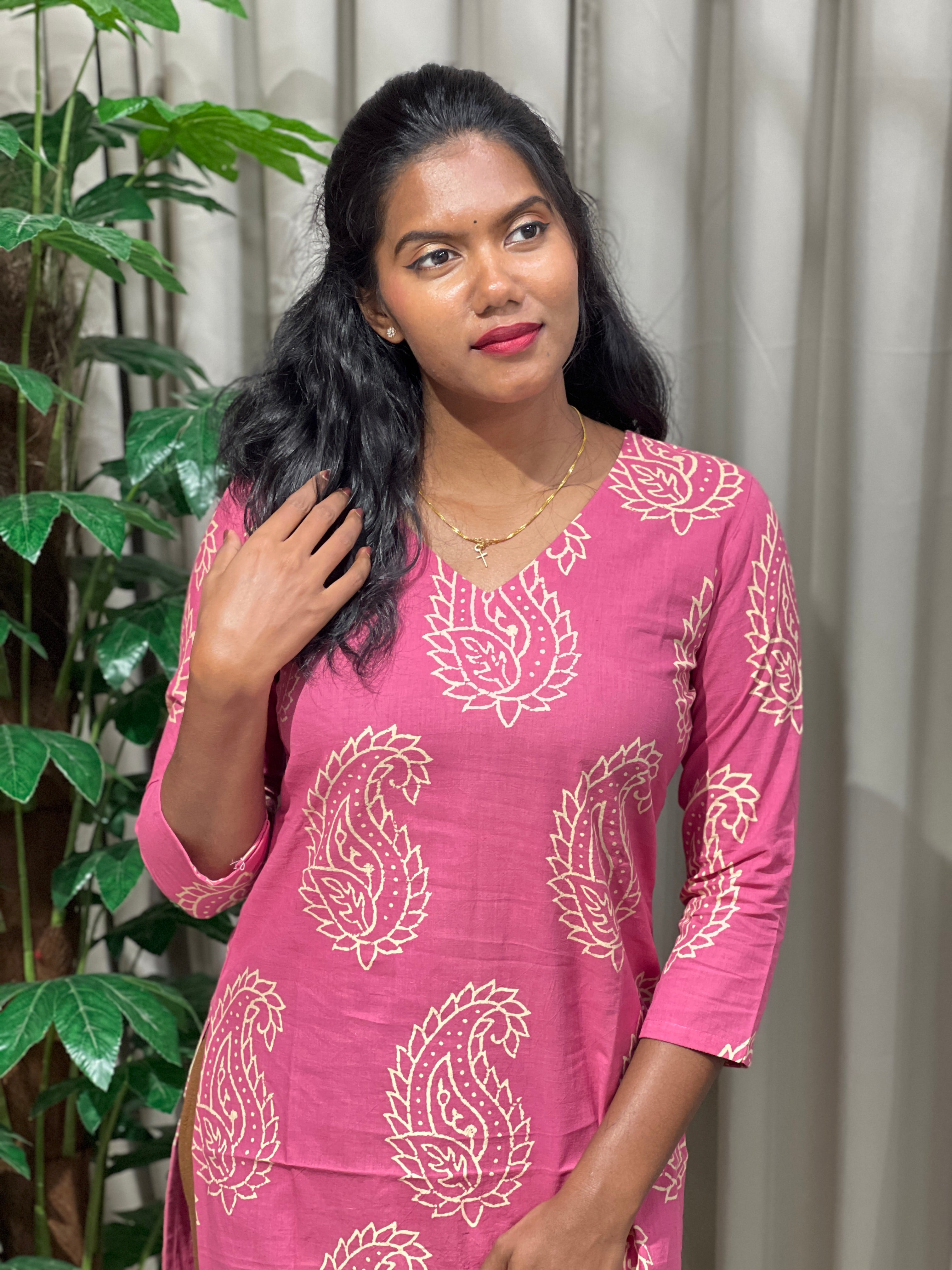Paisley Print Detailed Cotton Kurta | DNT945