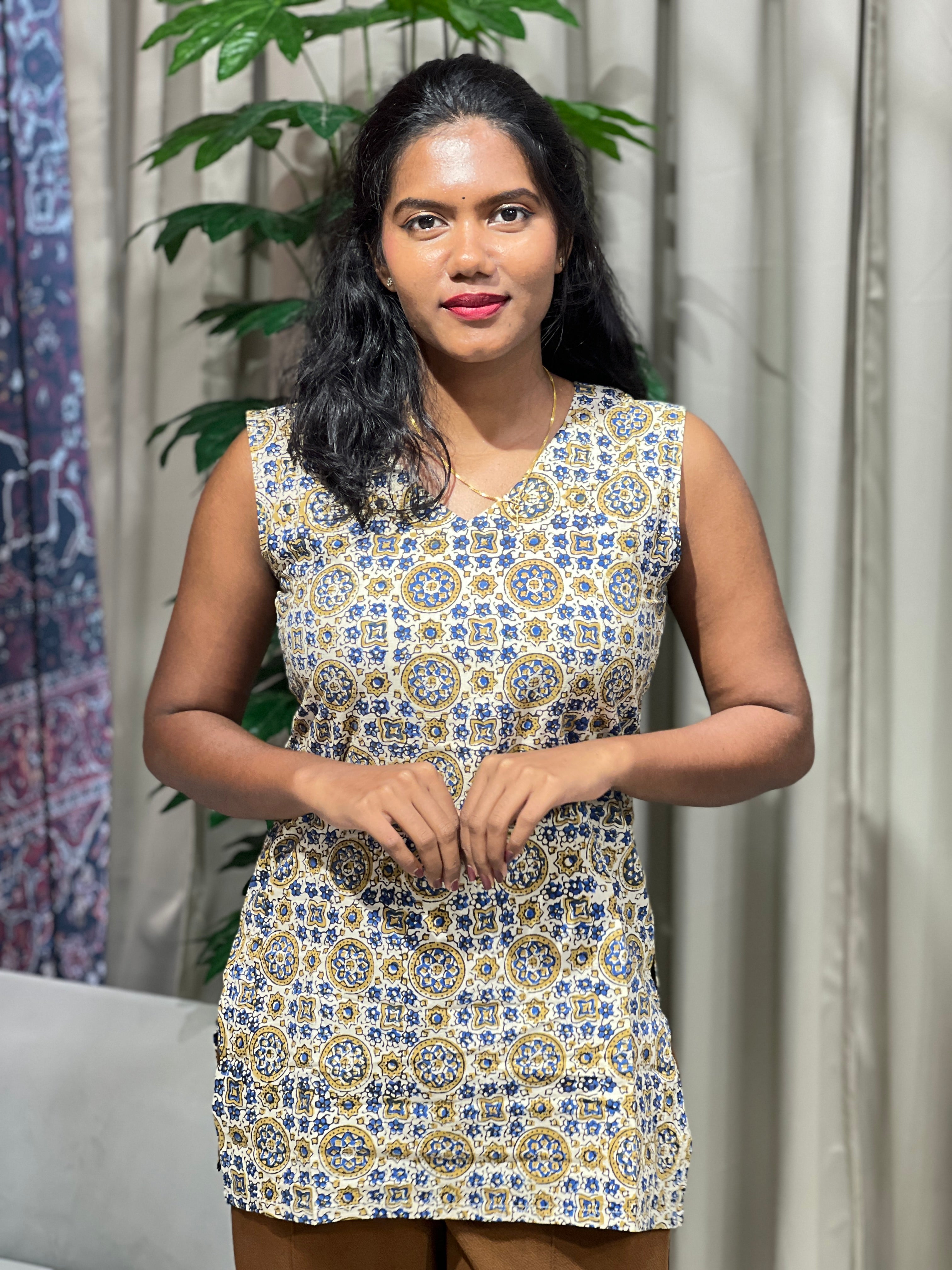 Print Detailed Cotton Short Kurta | DNT949