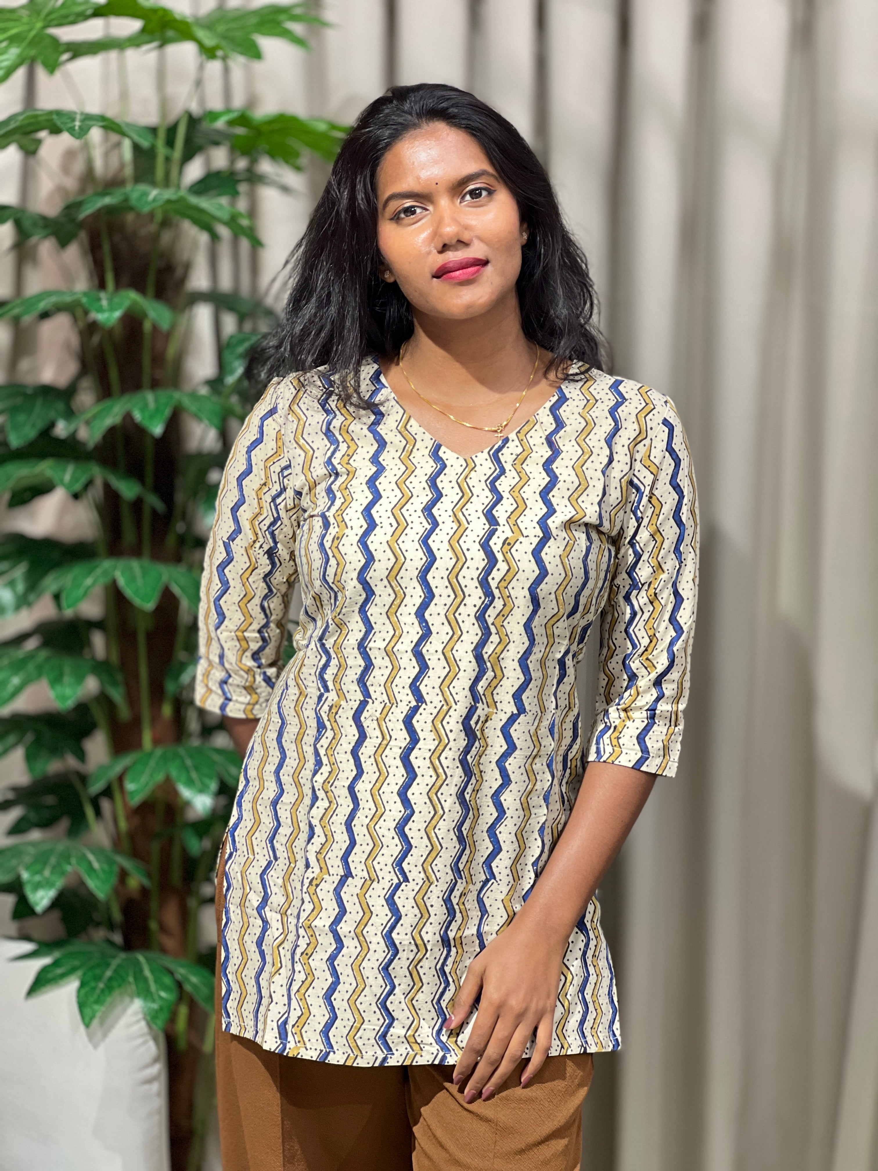 Print Detailed Cotton Short Kurta | DNT917