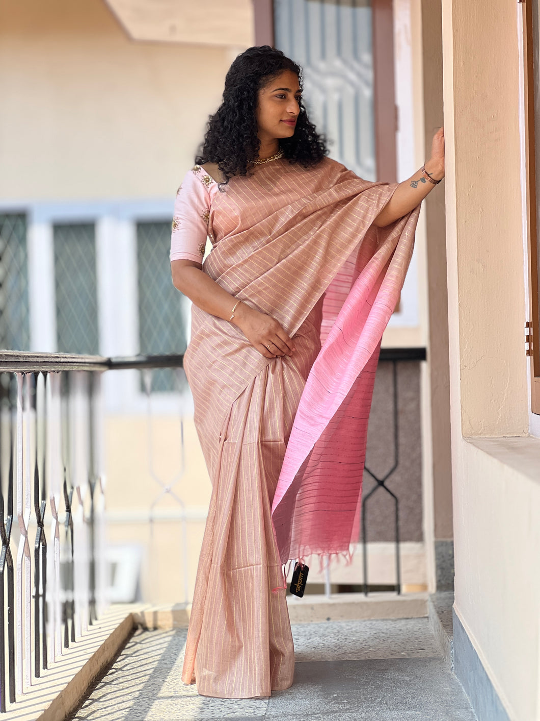 Golden Lurex Yarns Stripe Weaving Pattern Bhagalpuri Linen Saree | DLS188