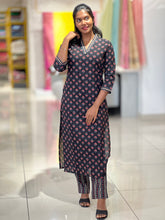 Digital Floral Printed Cotton Kurta Top & Bottom | DIL156