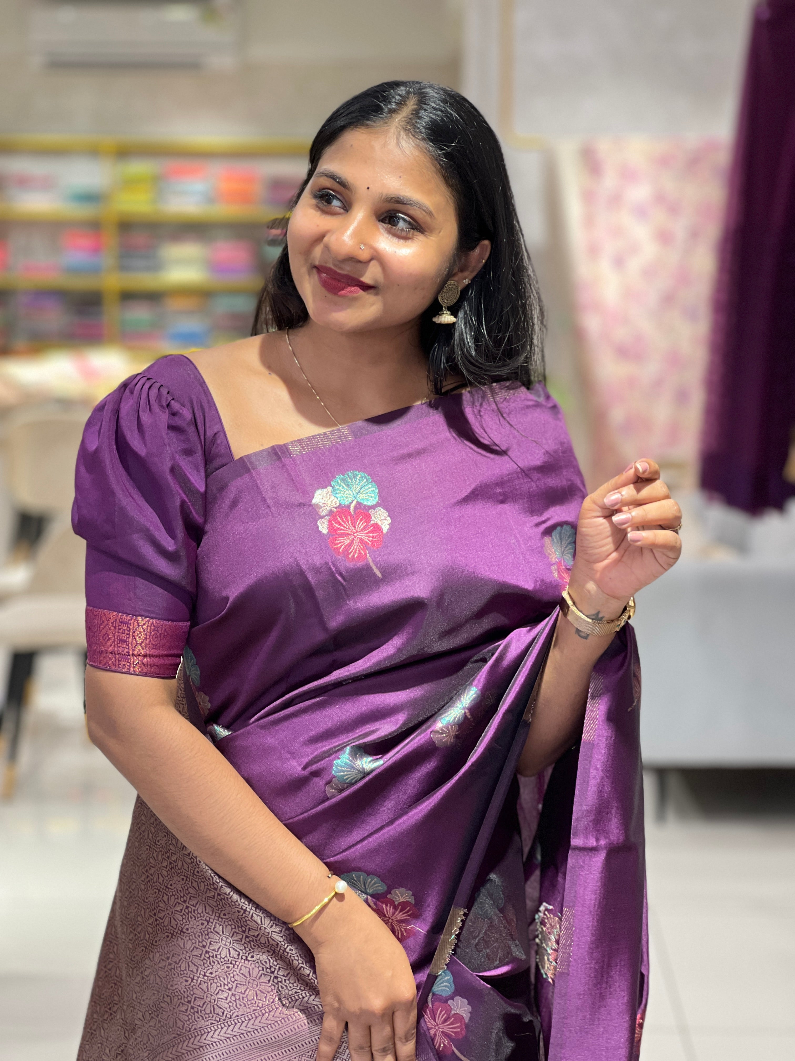 Zari Weaved Floral Detailed Semi Silk Saree | KAC222