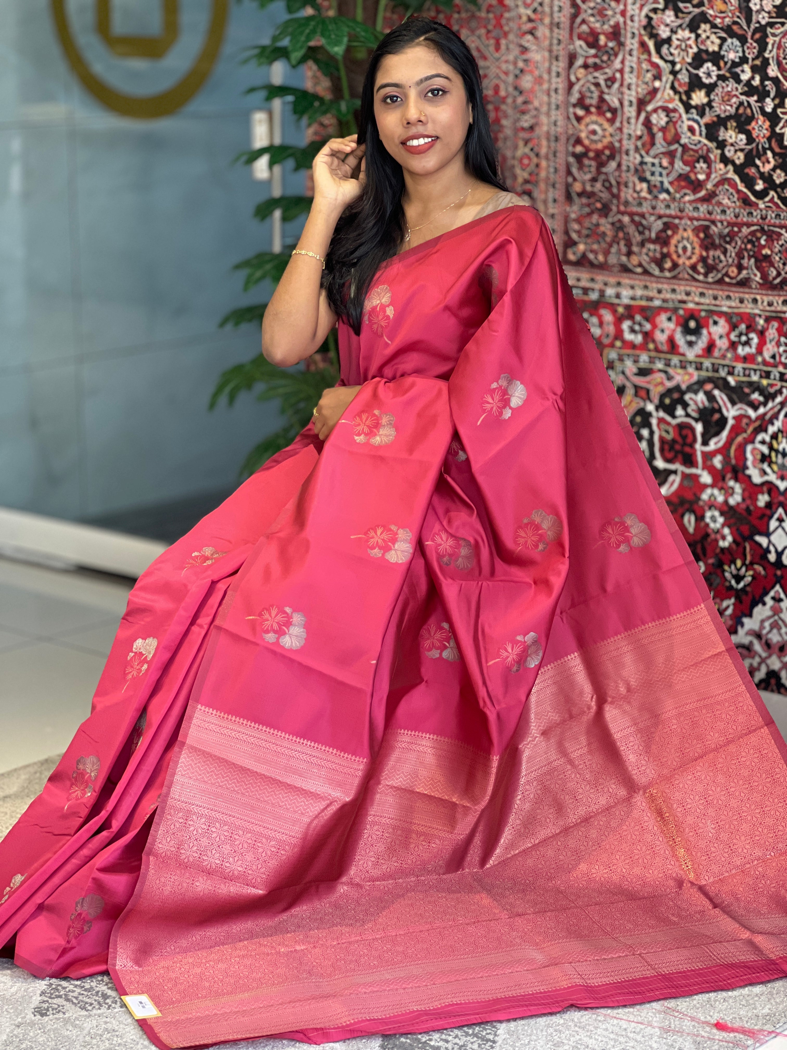 Zari Weaved Floral Detailed Semi Silk Saree | KAC221