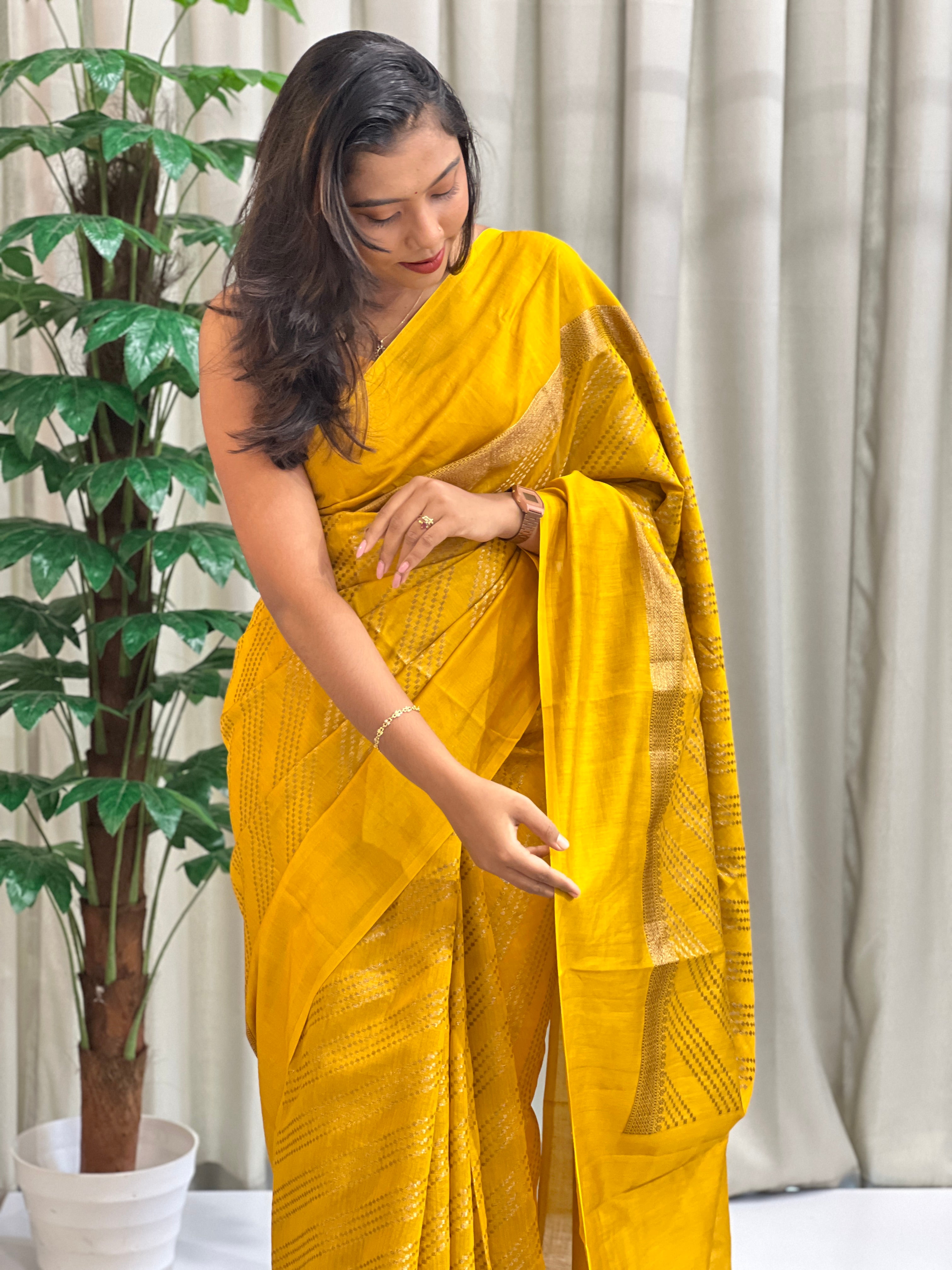 Geometric Pattern Zari Woven Chanderi Saree | YNG1552