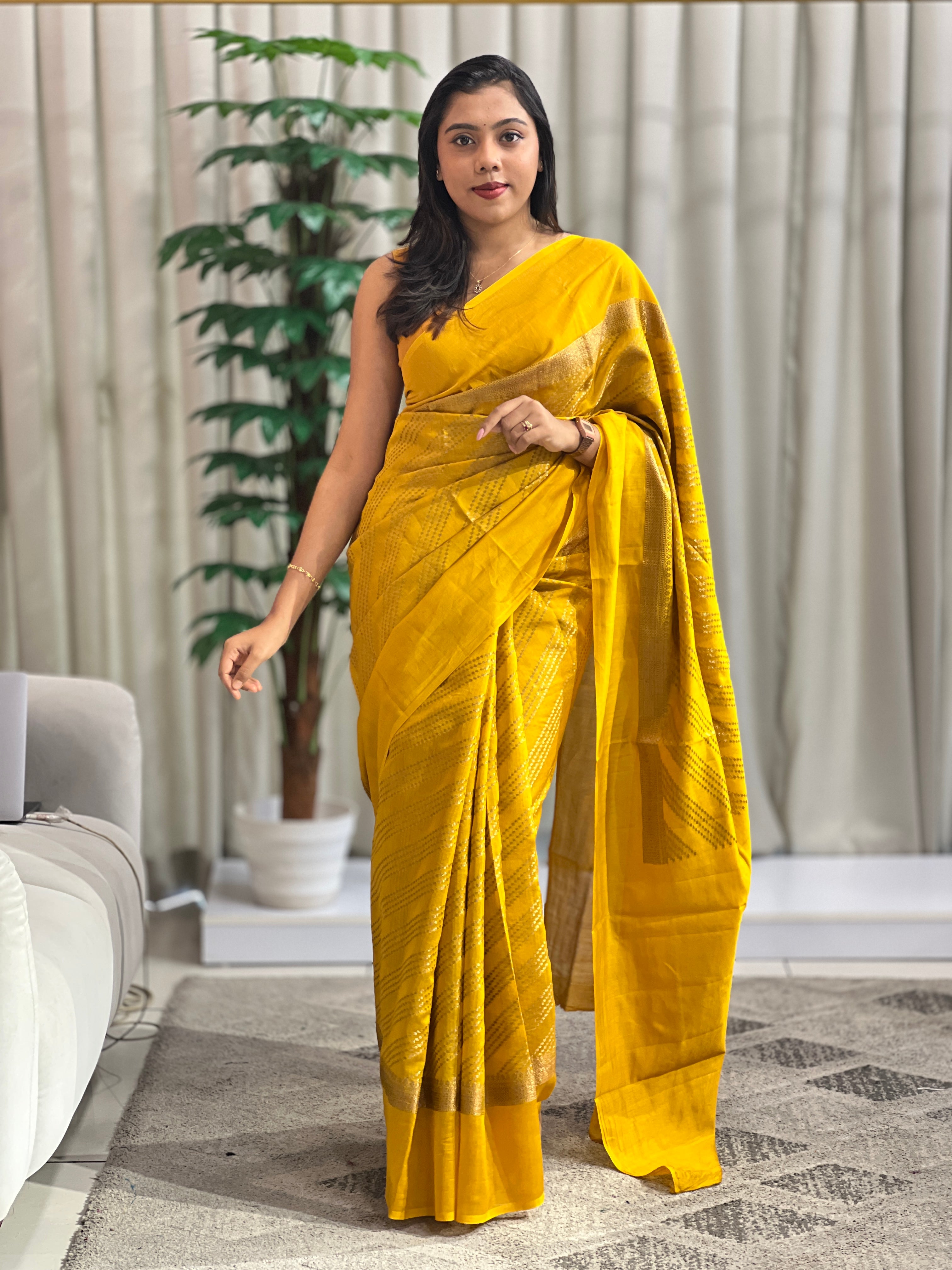 Geometric Pattern Zari Woven Chanderi Saree | YNG1552