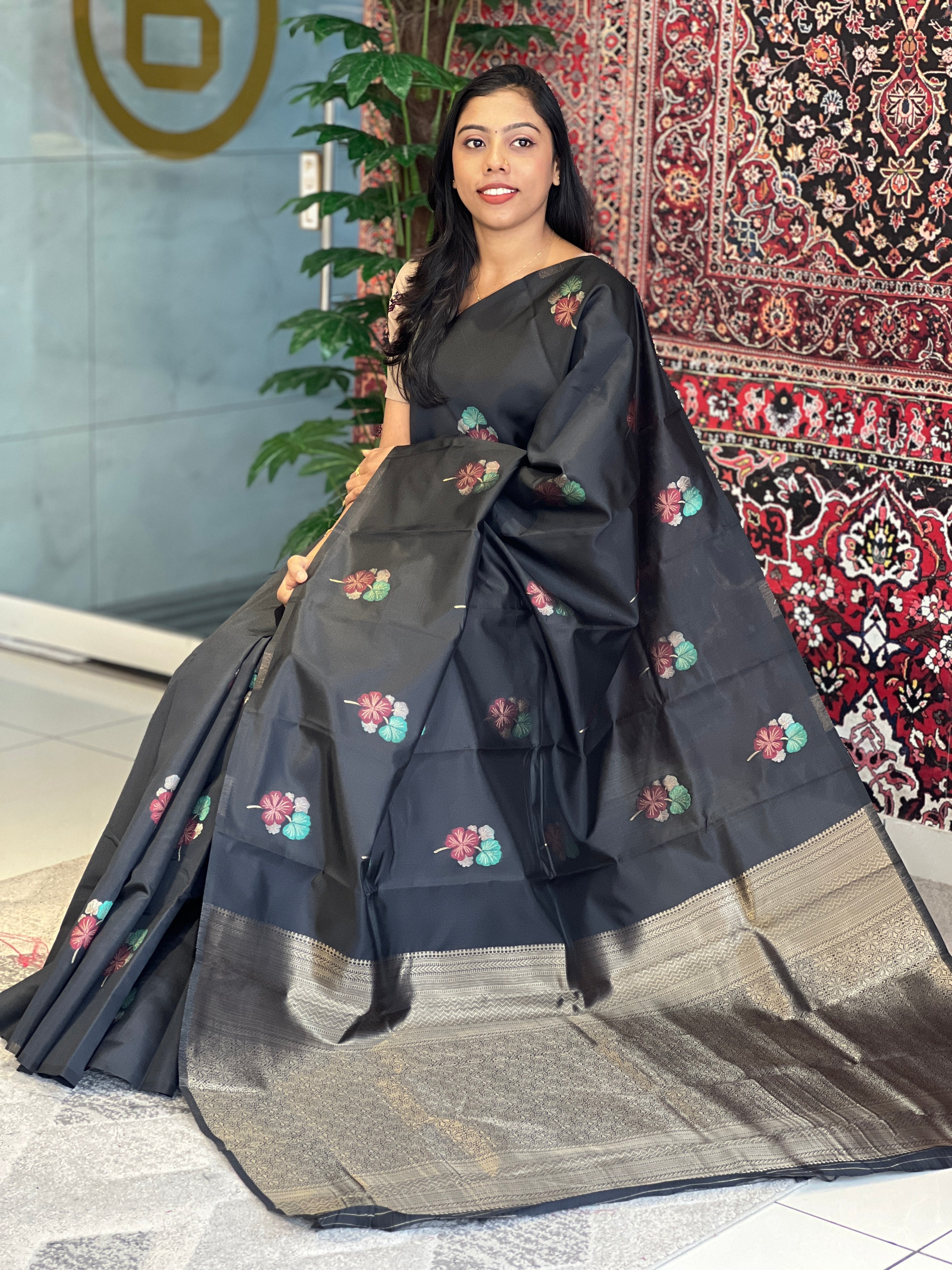 Zari Weaved Floral Detailed Semi Silk Saree | KAC223