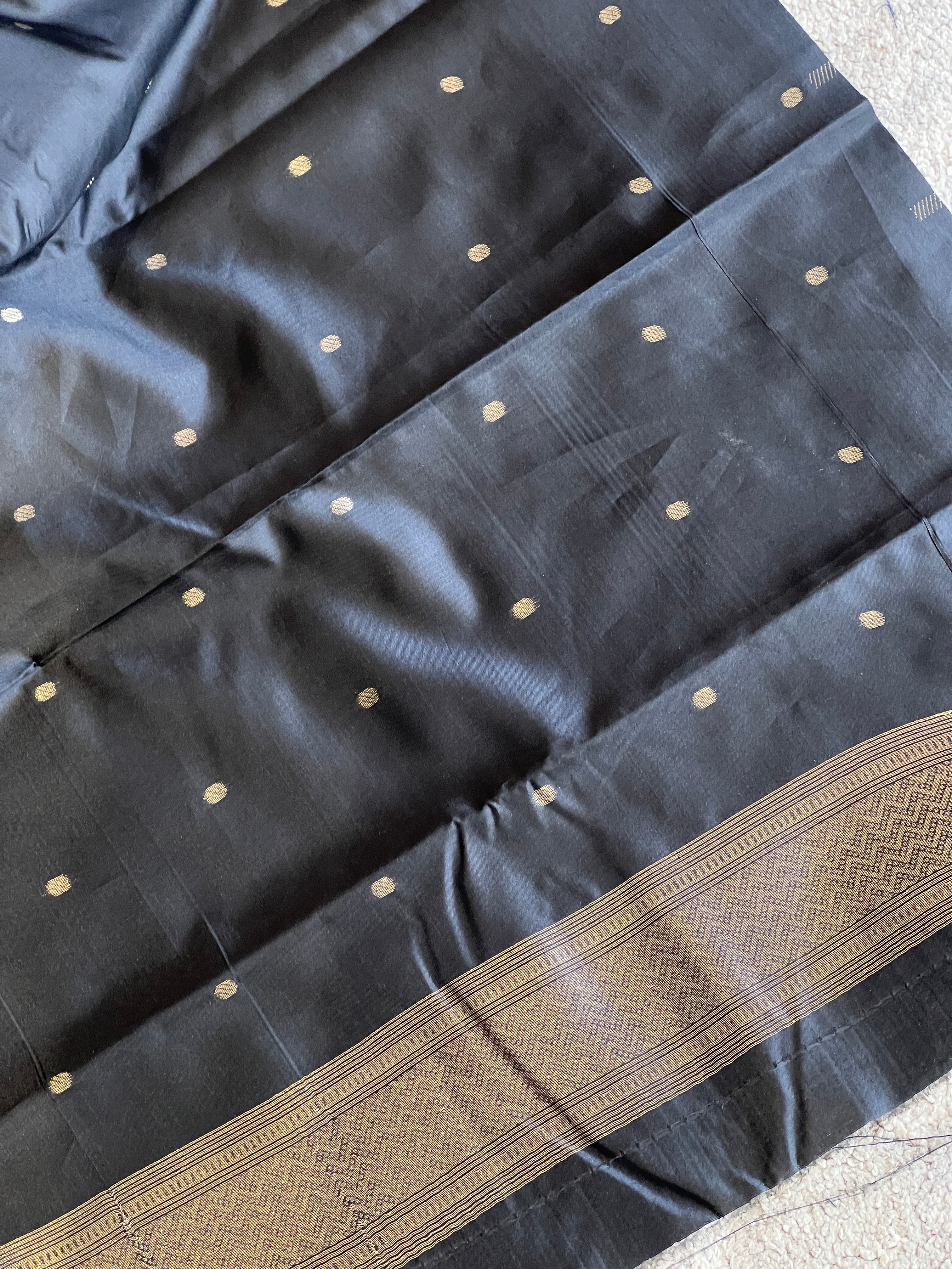 Zari Weaved Floral Detailed Semi Silk Saree | KAC223