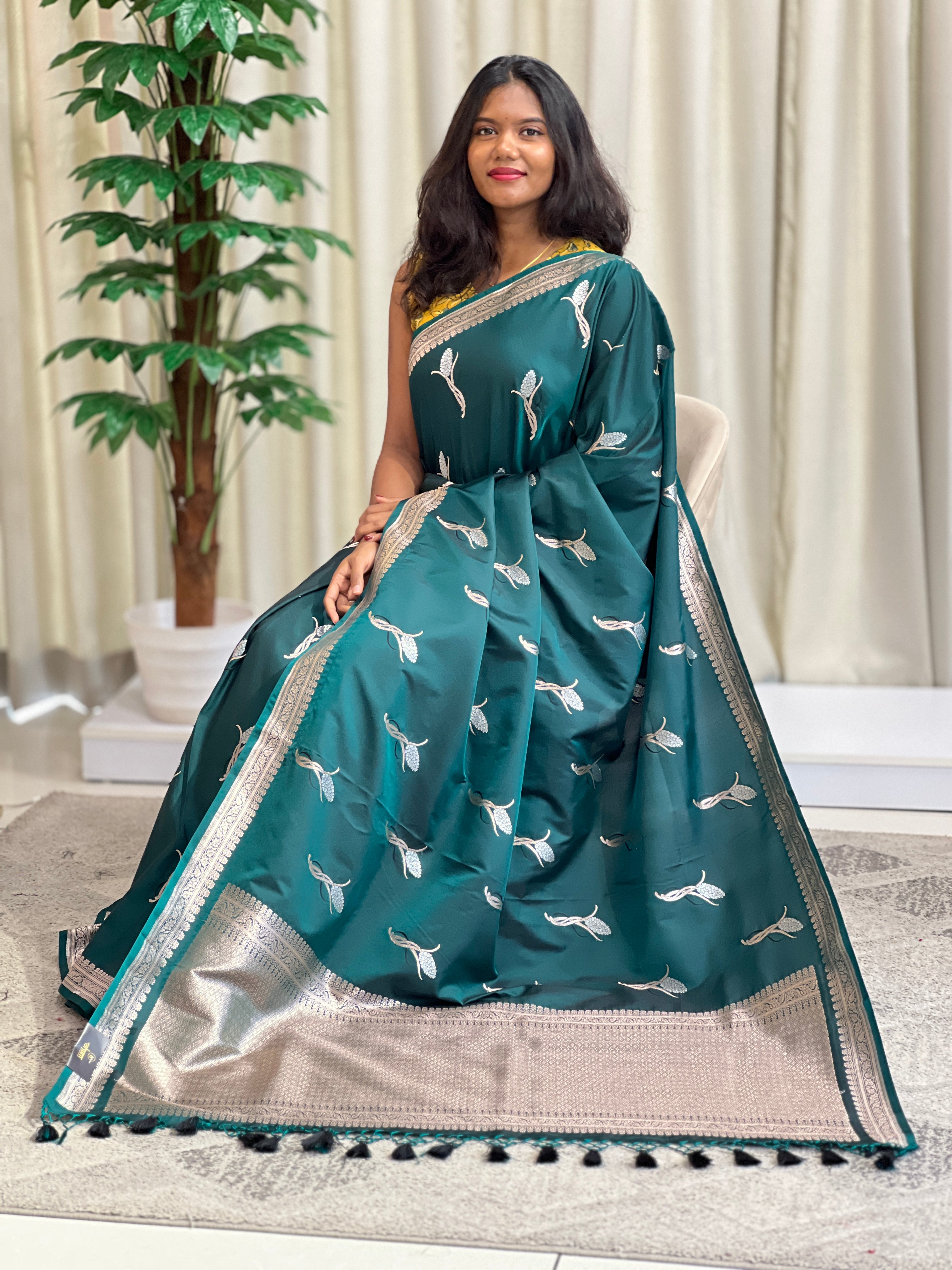 Leaf Motif Pattern Semi Kathan Silk Saree | MB182
