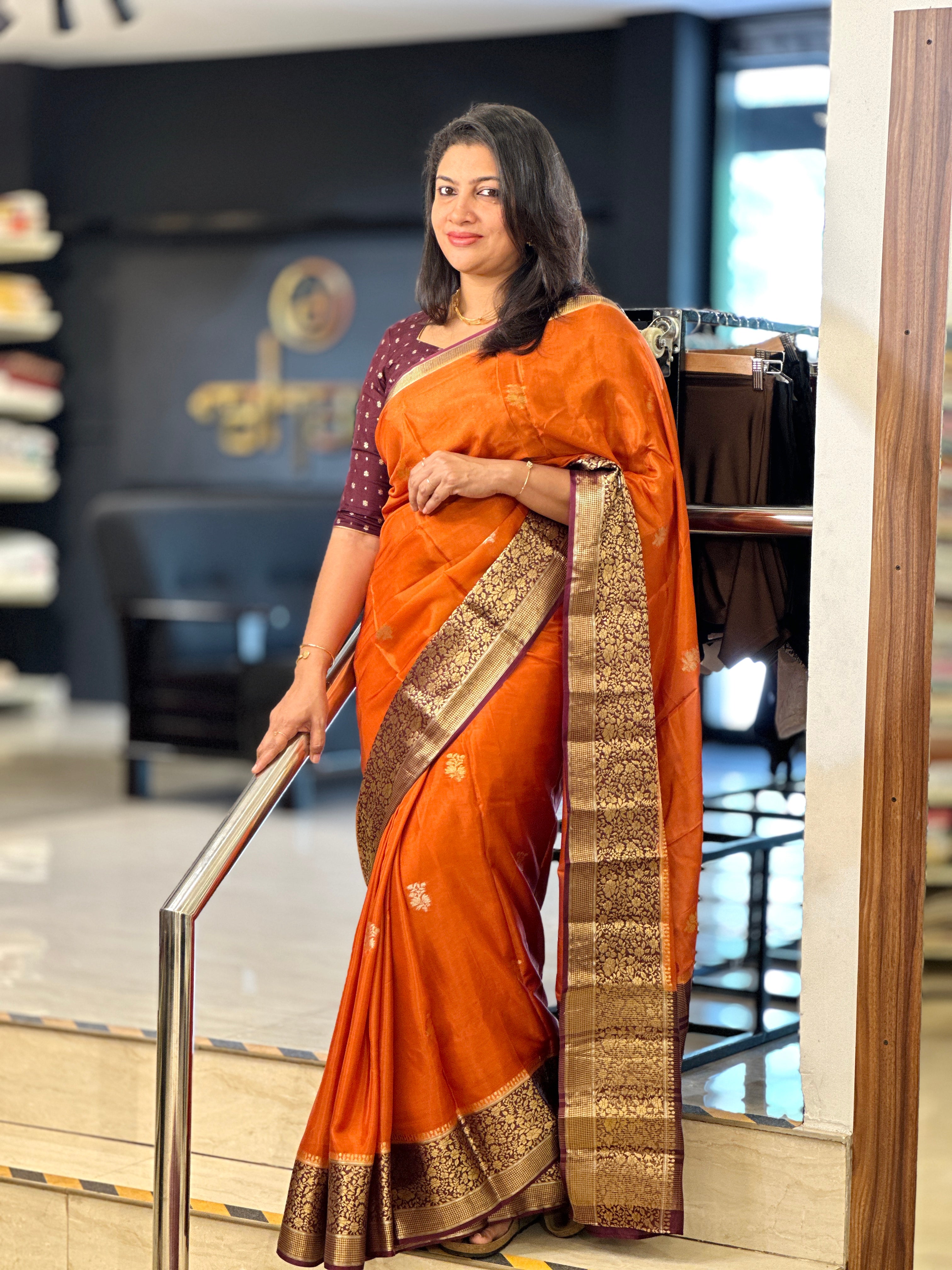 Contrast Border Detailed Viscose Silk Banarasi Saree | NN416