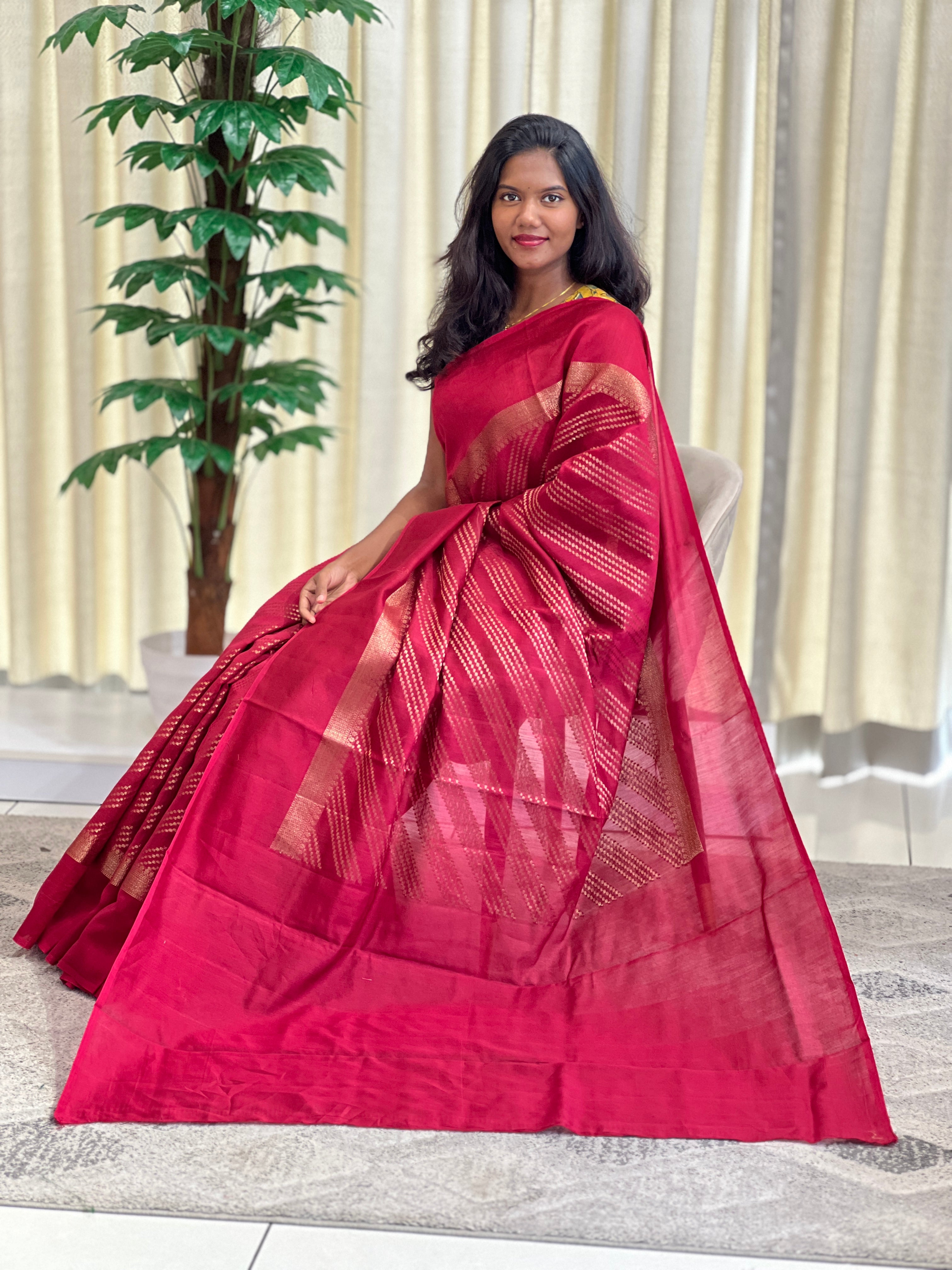Geometric Pattern Zari Woven Chanderi Saree | YNG1553