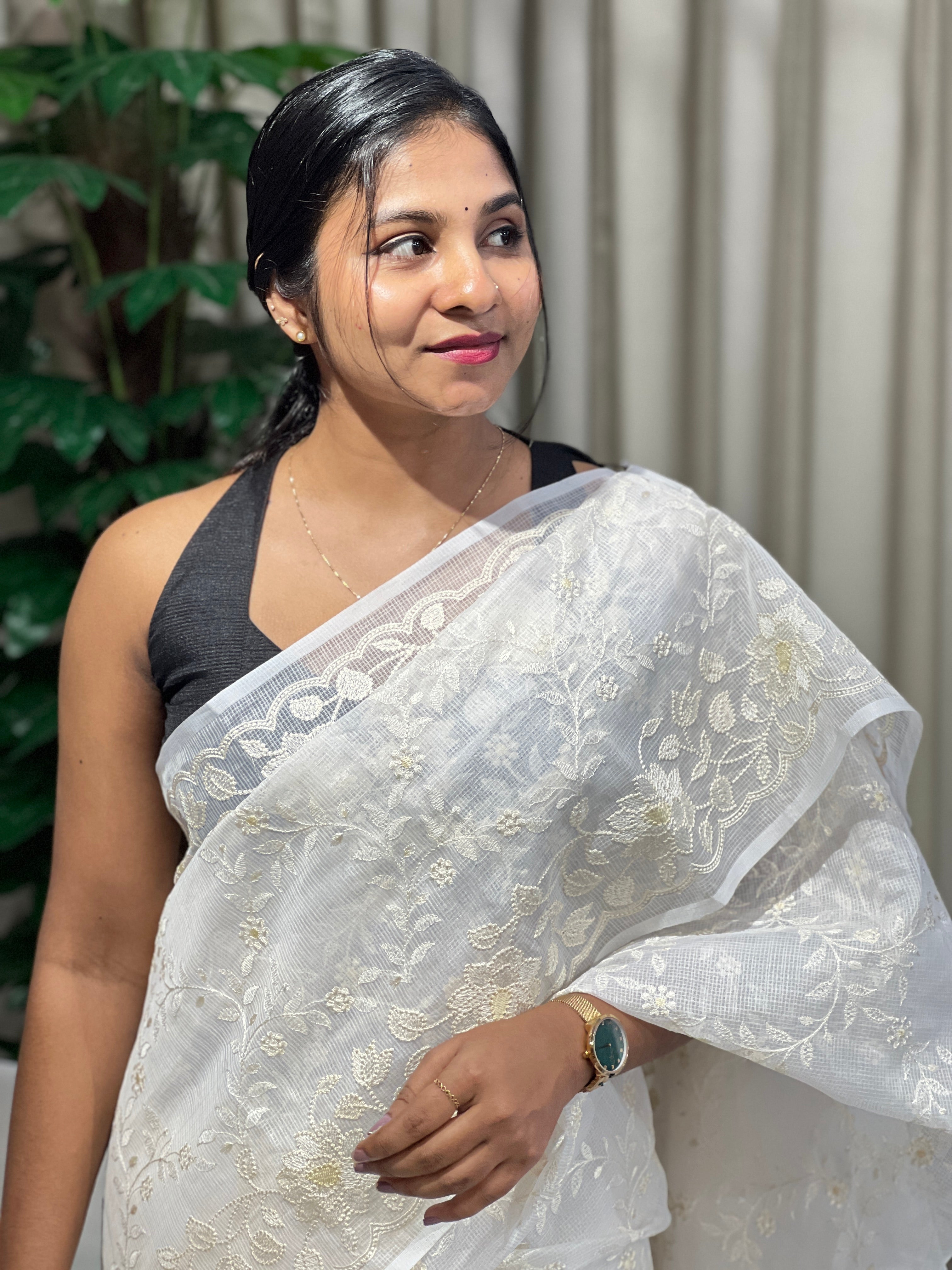 Lucknowi Inspired Embroidery Detailed Organza Saree | JSC140
