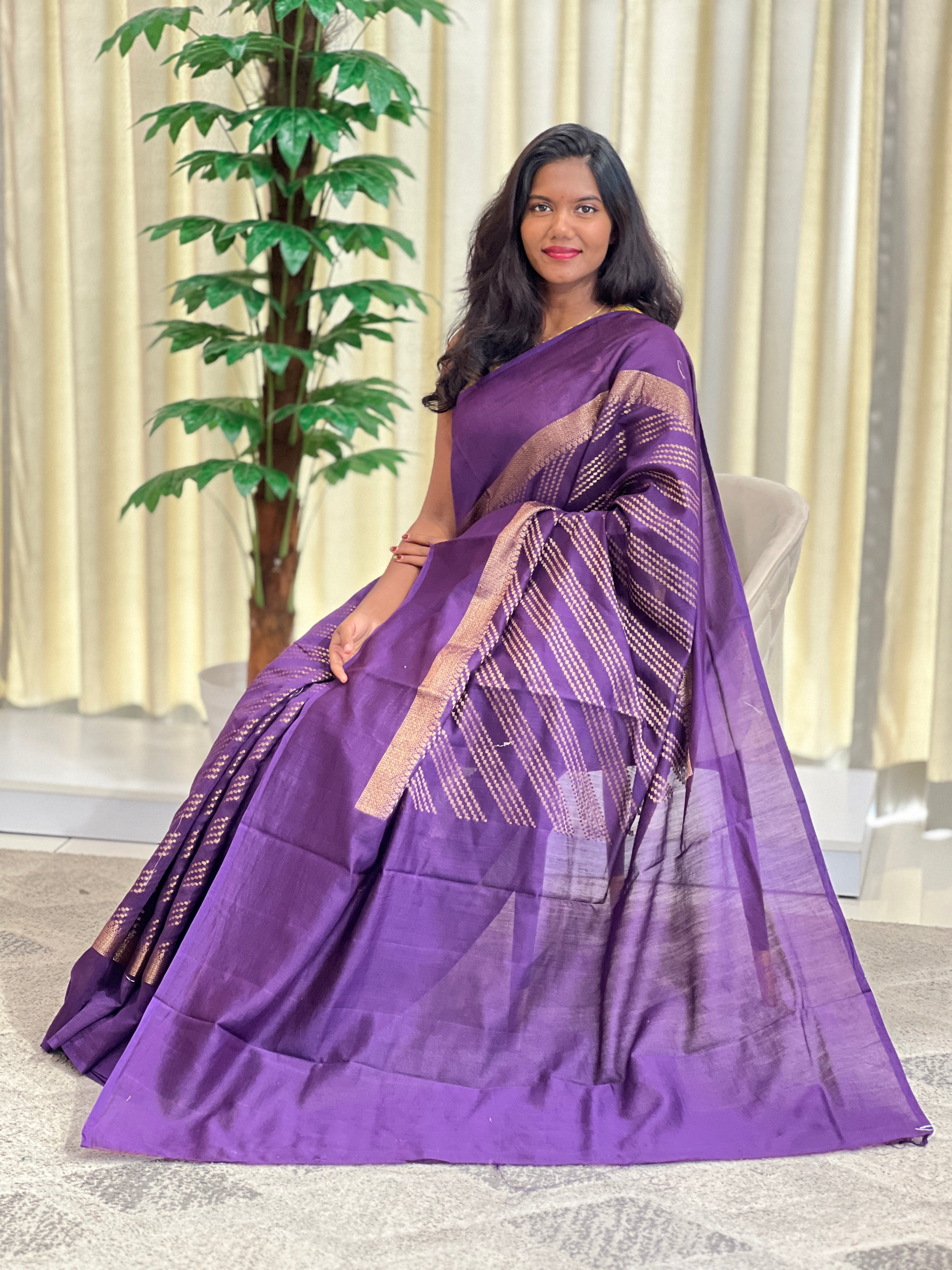 Geometric Pattern Zari Woven Chanderi Saree | YNG1554