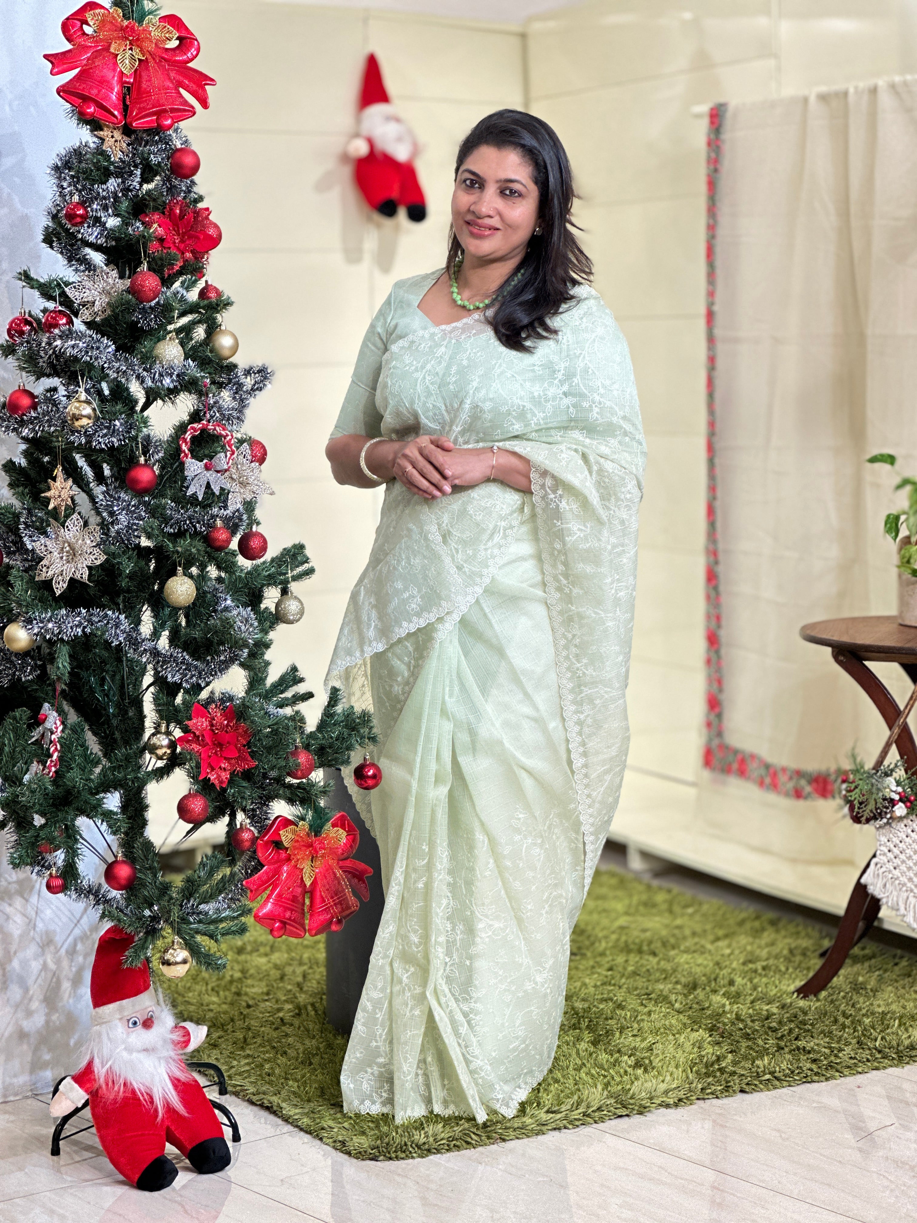 Floral Thread Embroidered Check Organza Saree | BLD1563