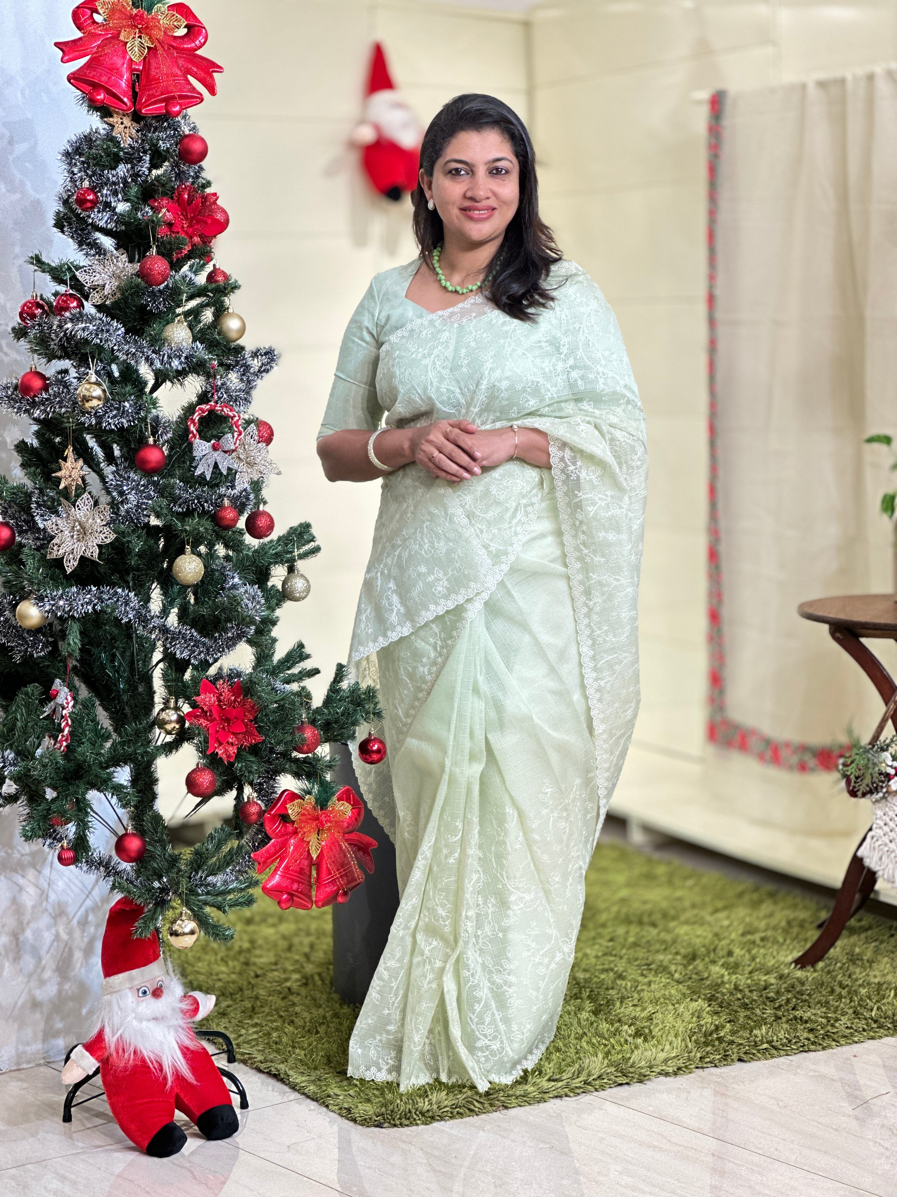 Floral Thread Embroidered Check Organza Saree | BLD1563