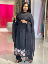 Hand Embroidery With Applique Detailed Soft Cotton Kurta Set | KIA124