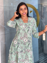 Floral Printed Pattern  Cotton Kurta  | DIL126
