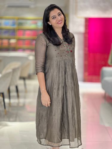 Hand Embroidery Detailed Silk Chanderi Kurta | DN773