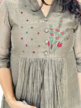 Hand Embroidery Detailed Silk Chanderi Kurta | DN773