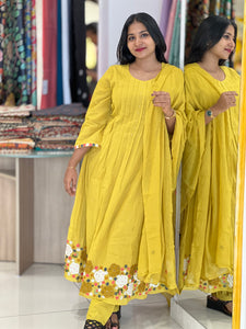 Hand Embroidery With Applique Detailed Soft Cotton Kurta Set | KIA126