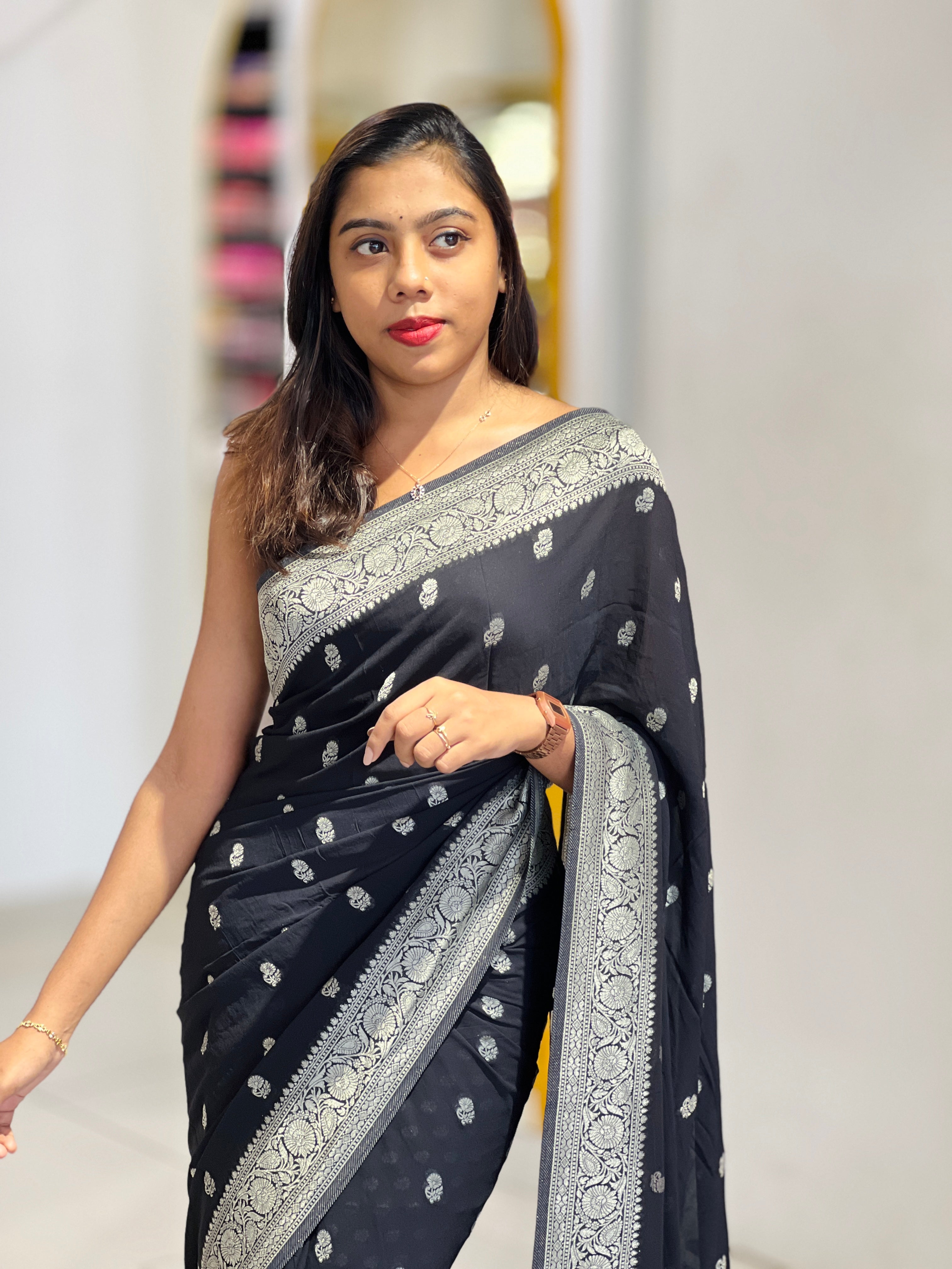Silver Zari And Thread Woven Georgette Banarasi Saree | BYT104