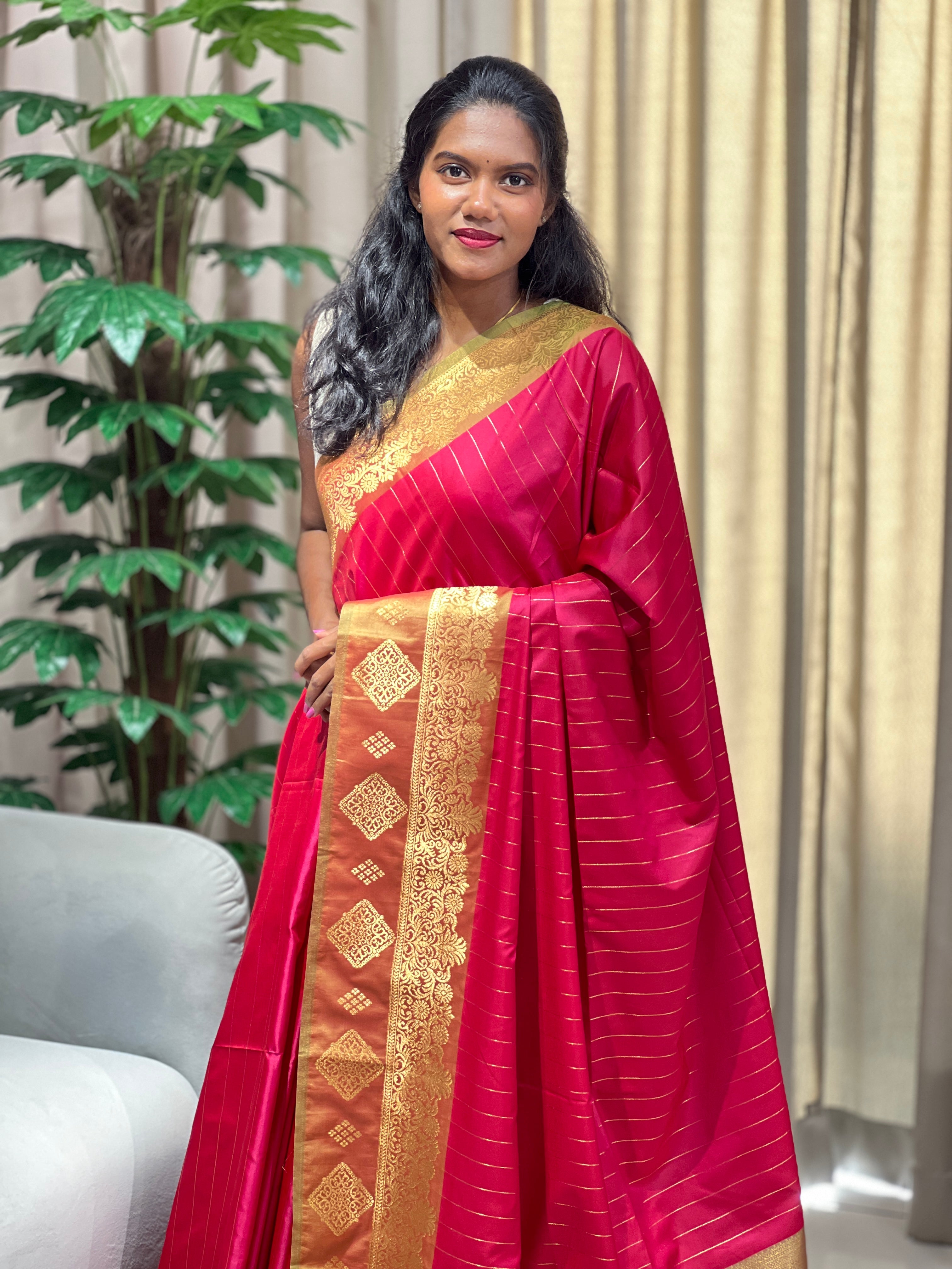 Traditional Zari Woven Semi Silk Saree | HT331