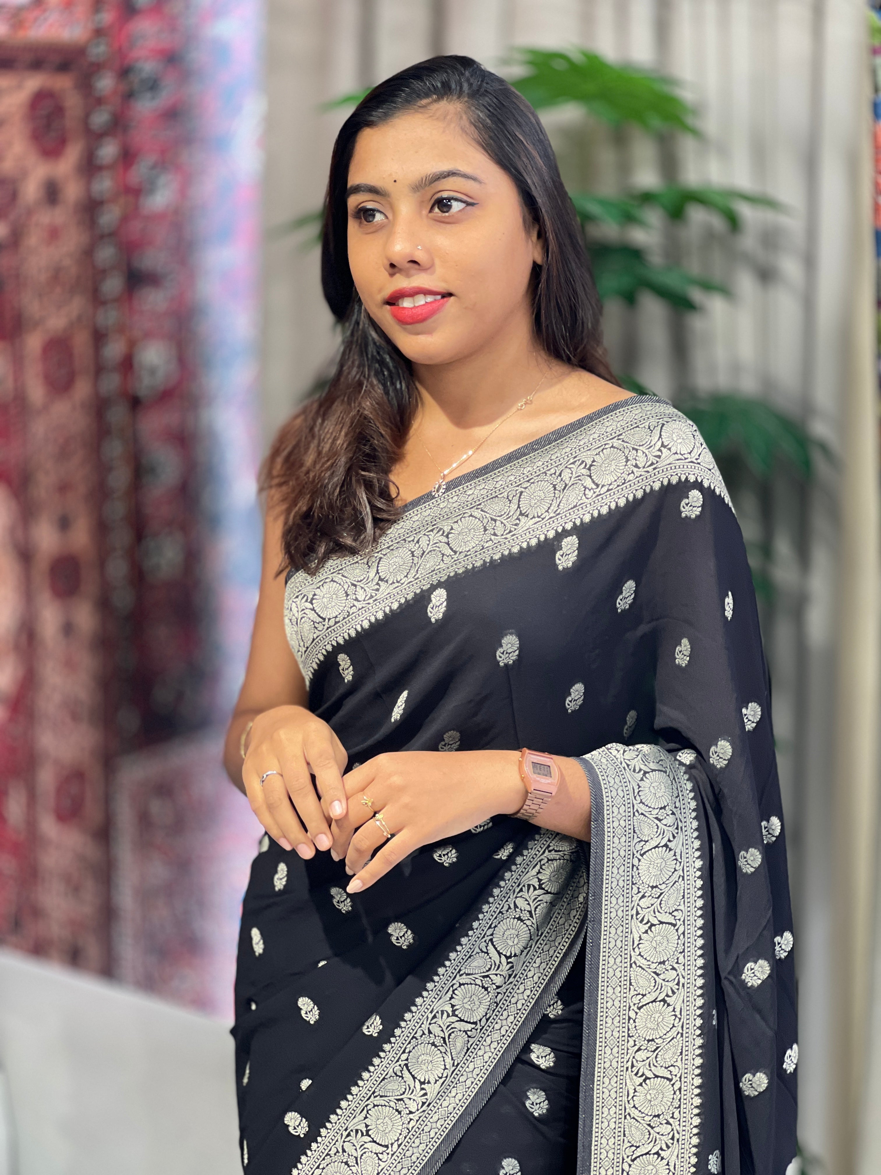 Silver Zari And Thread Woven Georgette Banarasi Saree | BYT104