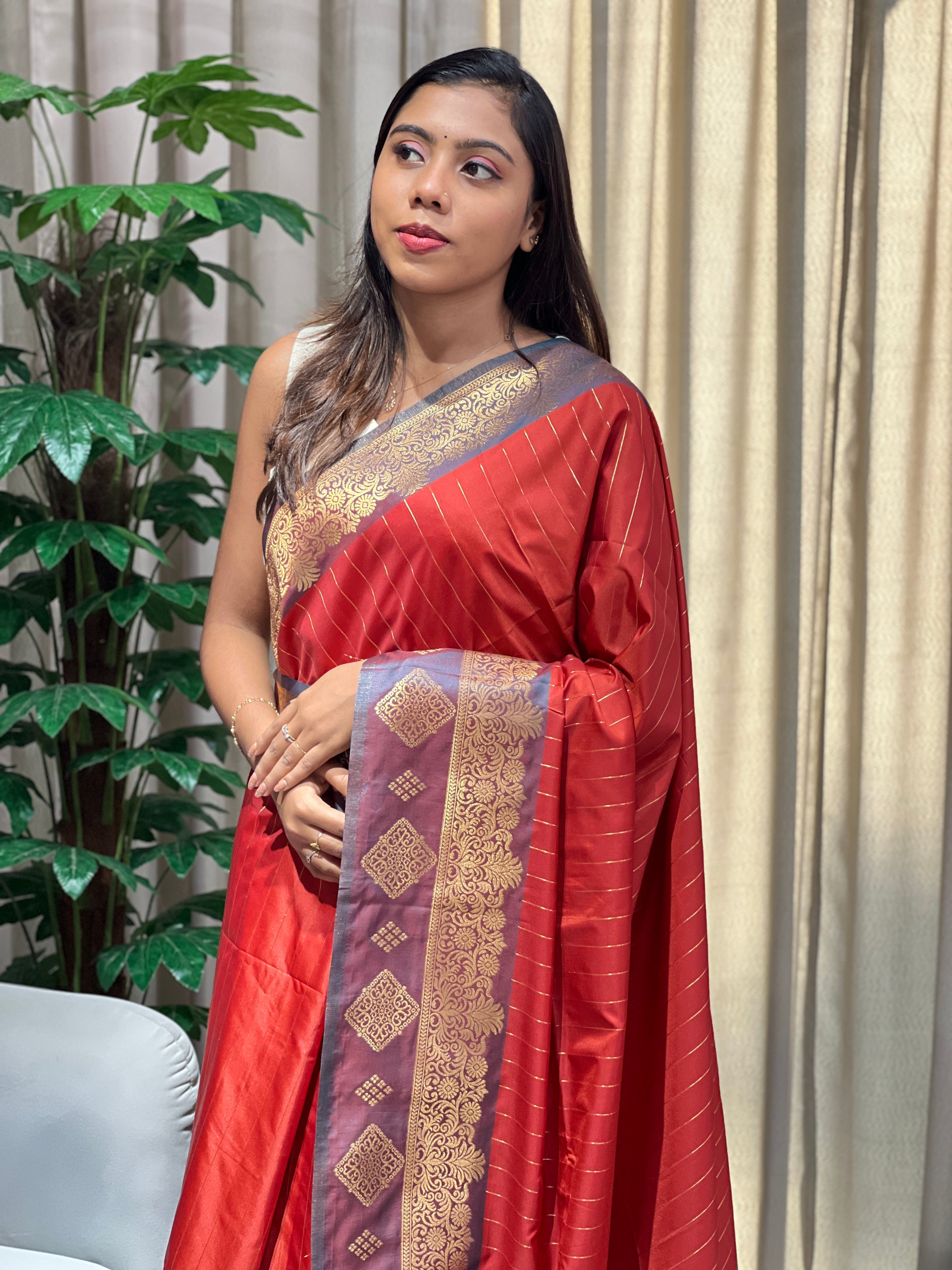 Traditional Zari Woven Semi Silk Saree | HT327