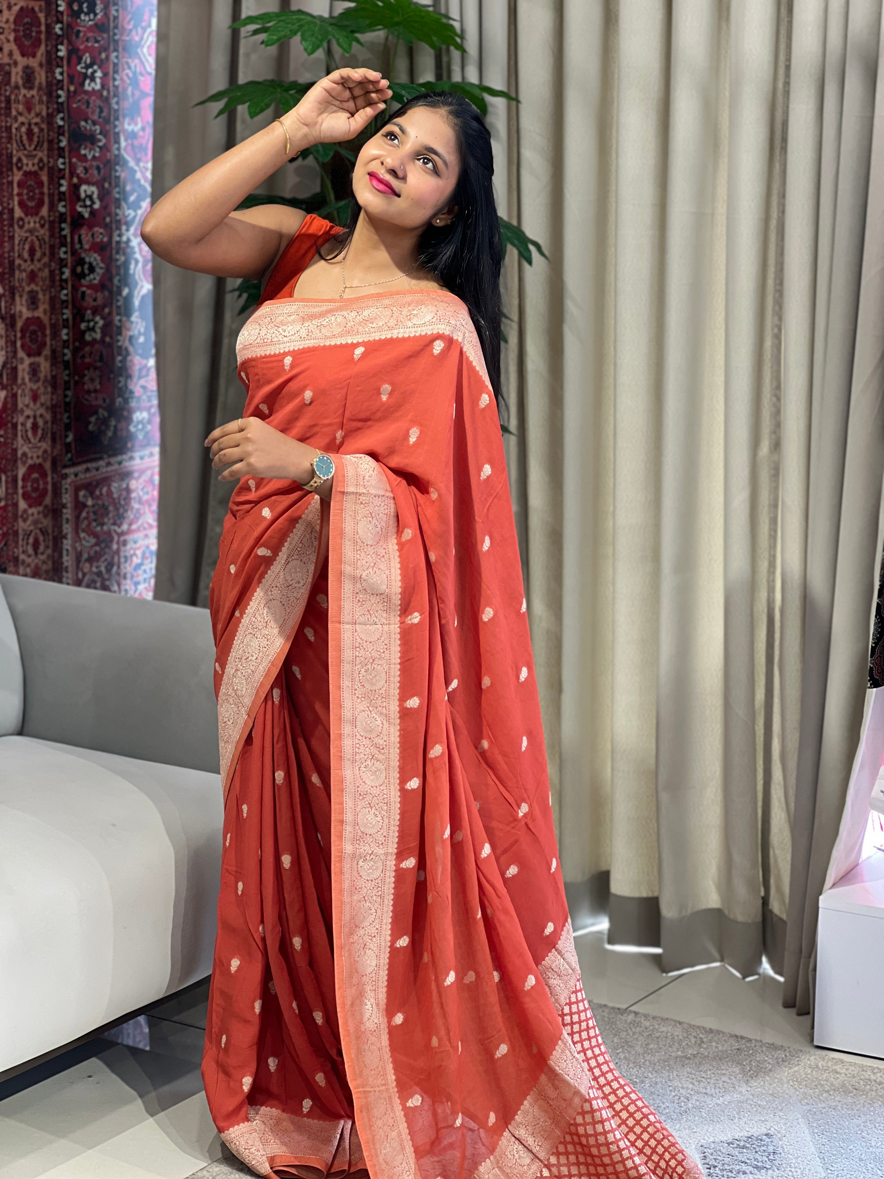 Silver Zari And Thread Woven Georgette Banarasi Saree | BYT103