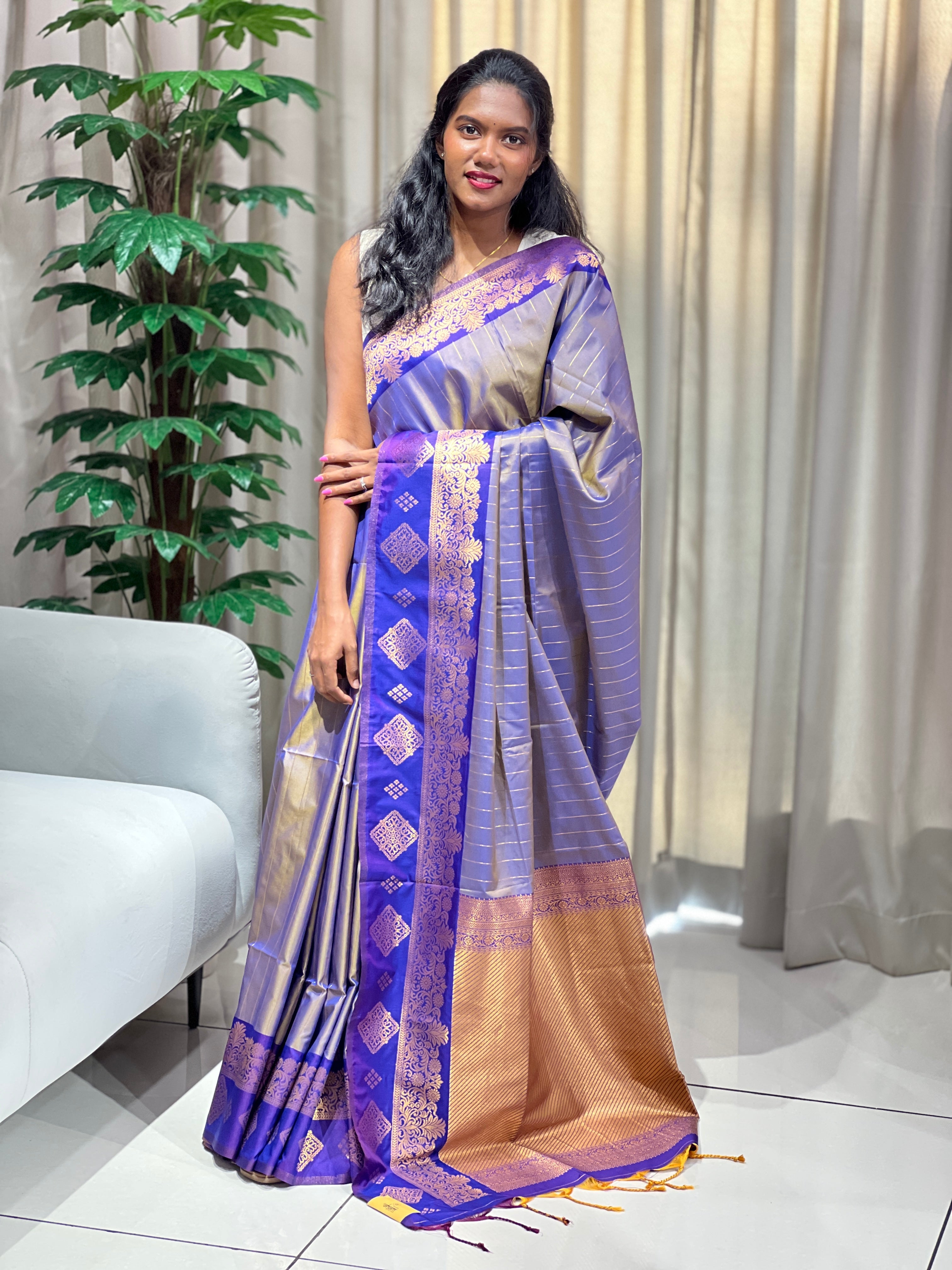 Traditional Zari Woven Semi Silk Saree | HT339