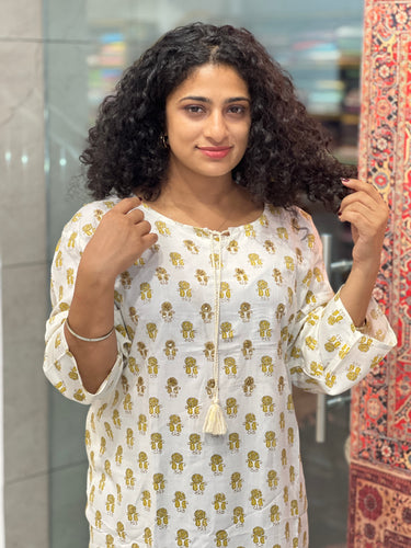 Embroidery Detailed Rayon Kurta | NI621