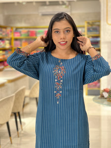Kantha With Ajrak Patch Detailed Cotton Kurta | DIL138