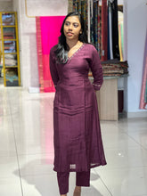 Floral Hand Embroidery Detailed Chanderi Kurta Top & Bottom | EC111