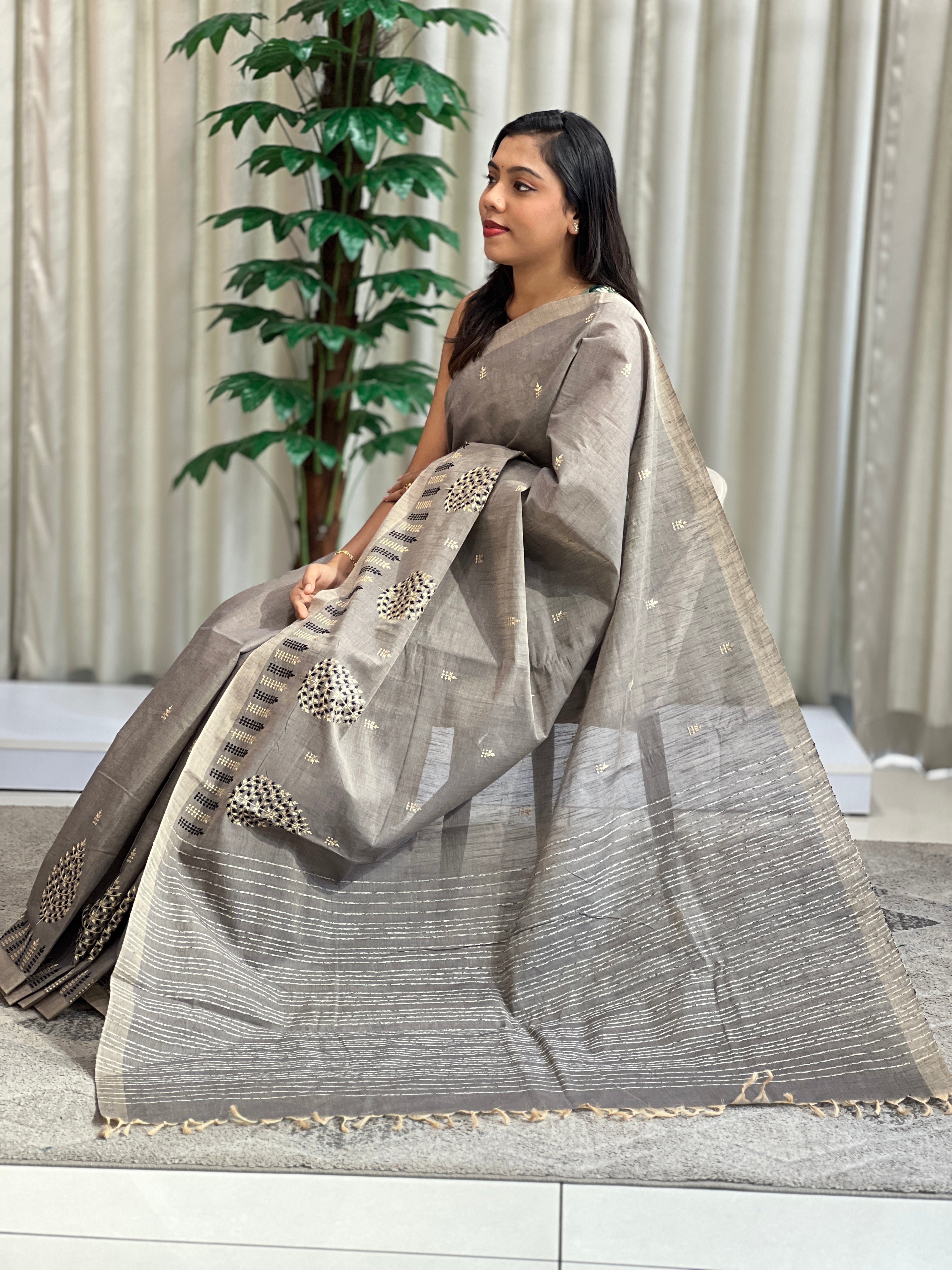 Machine Embroidered Cotton Saree | RVS115
