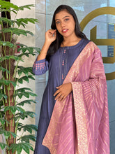 Thread Embroidered Chanderi Finish Kurta Set | DIL142